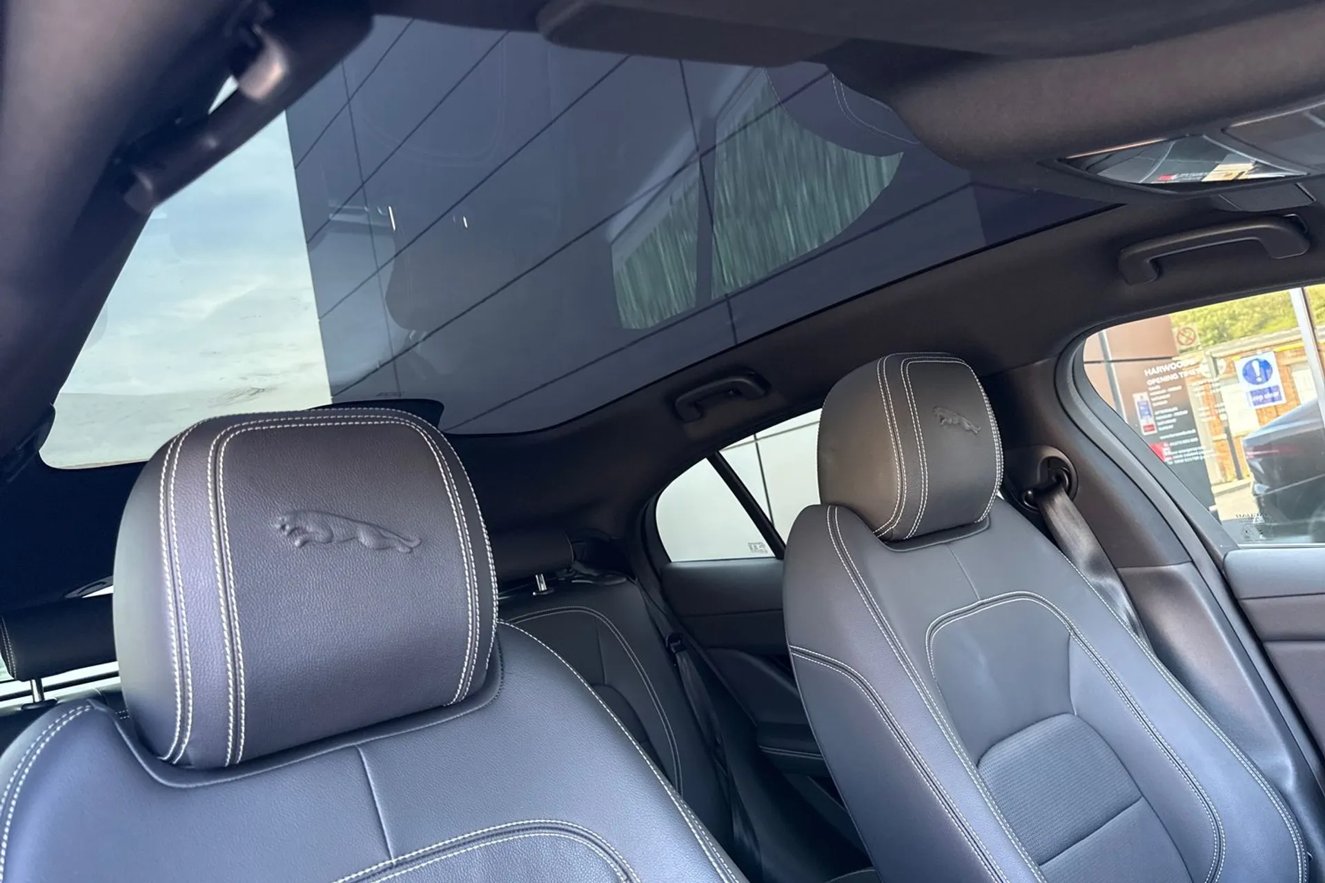 Jaguar I-PACE thumbnail image number 13