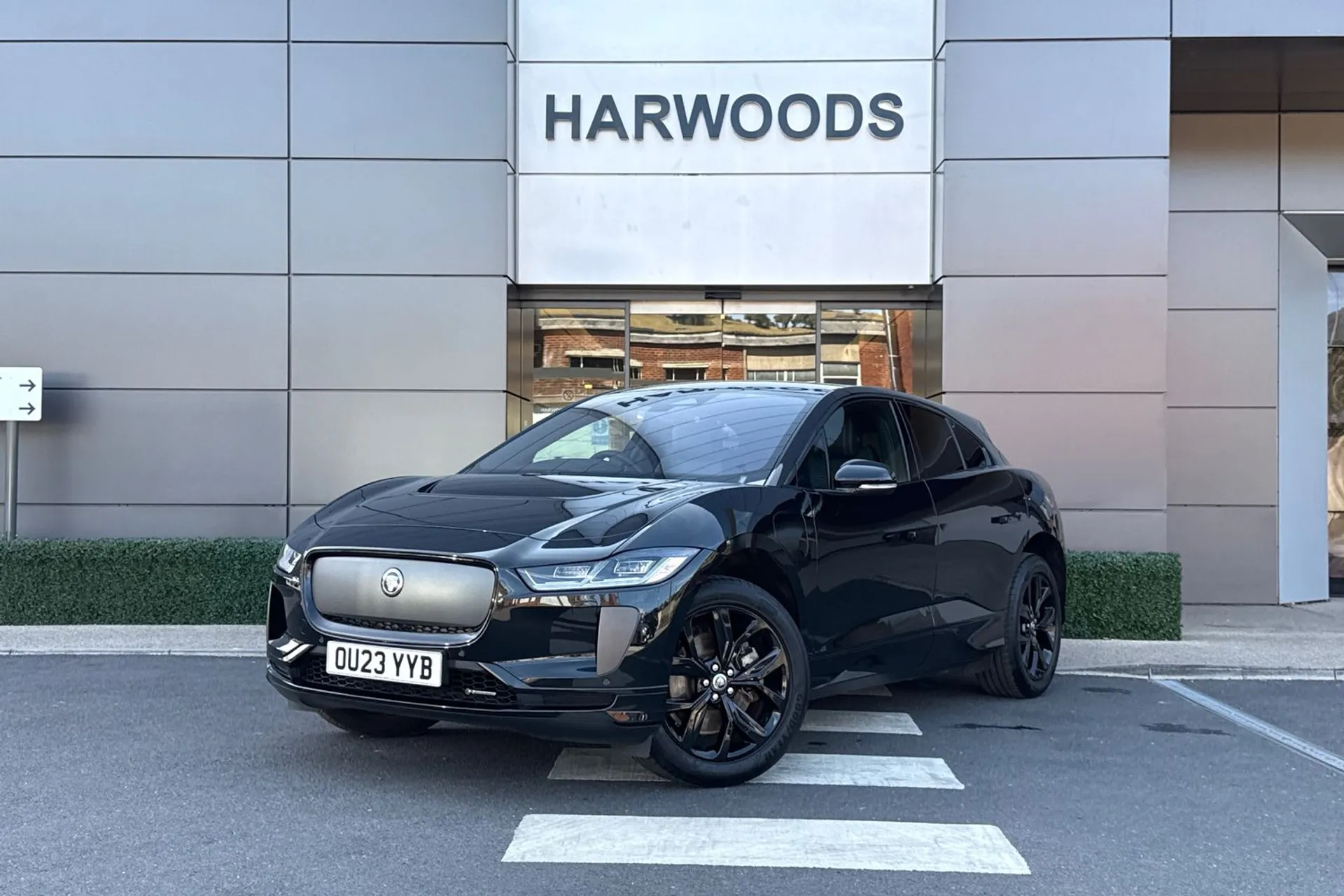 Jaguar I-PACE thumbnail image number 15
