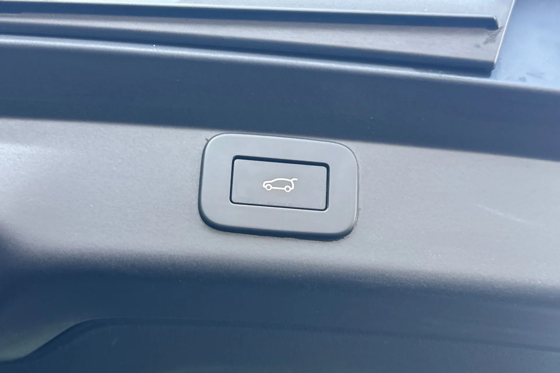 Jaguar I-PACE thumbnail image number 37