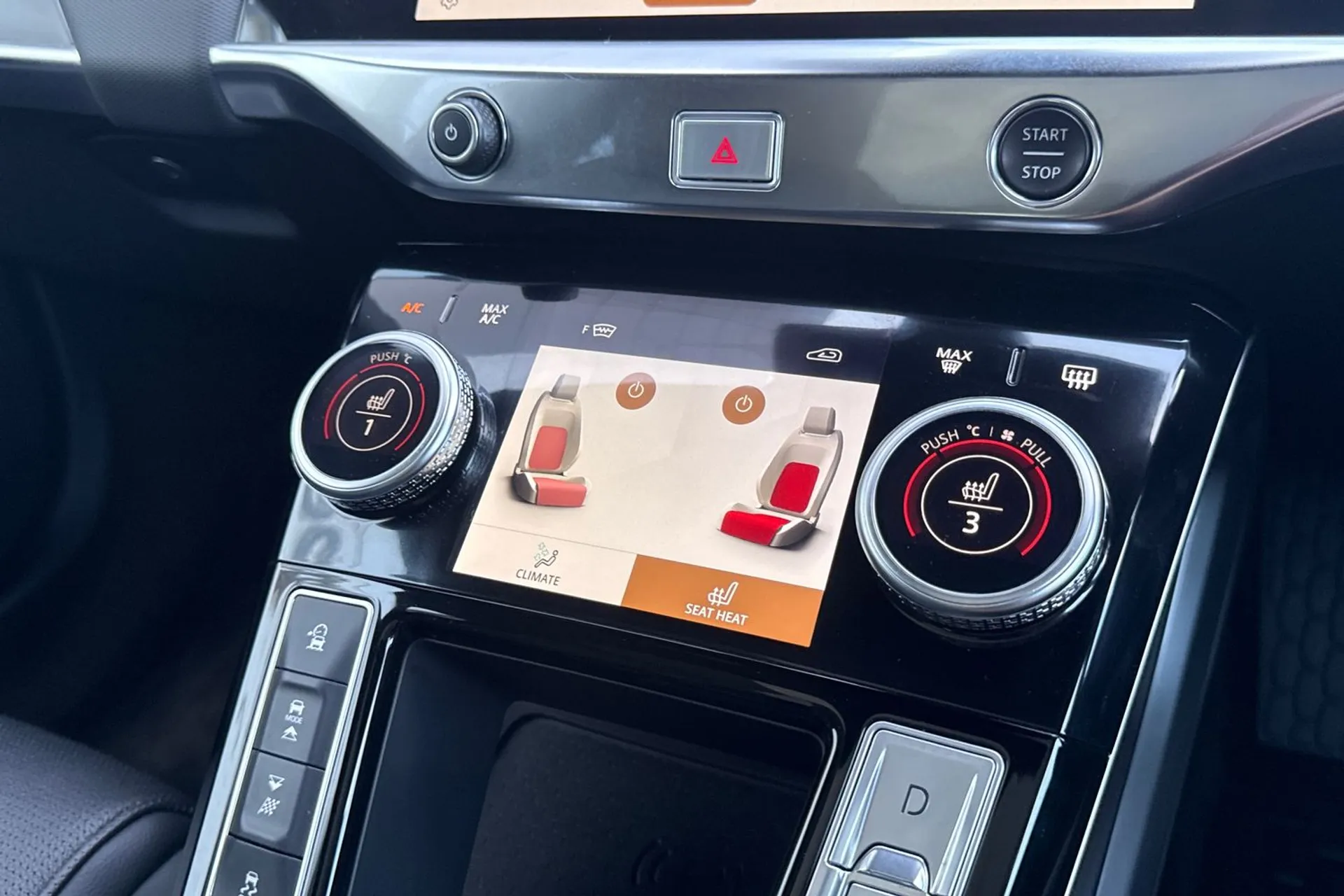Jaguar I-PACE thumbnail image number 23