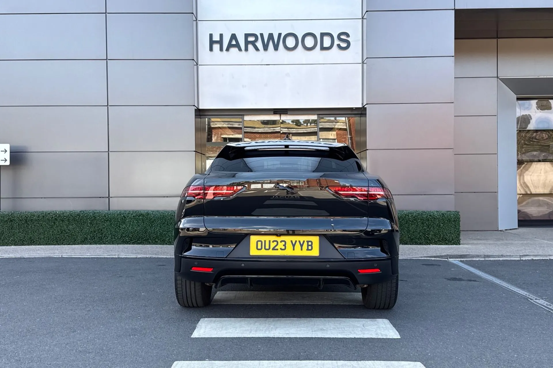 Jaguar I-PACE thumbnail image number 8