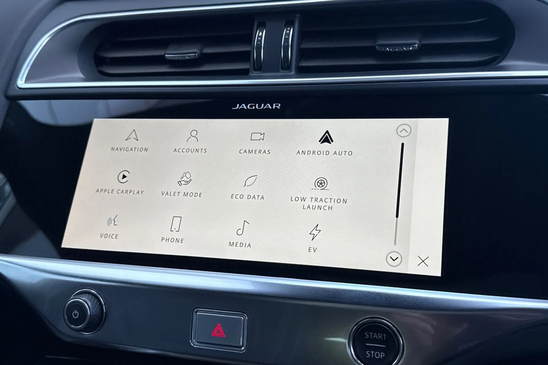 Jaguar I-PACE thumbnail image number 63
