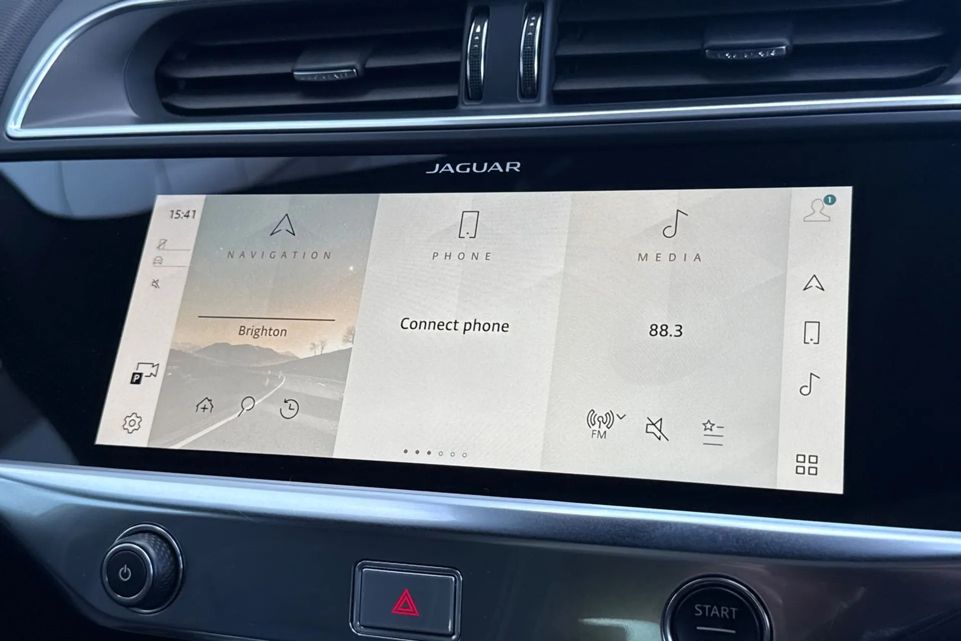 Jaguar I-PACE thumbnail image number 61