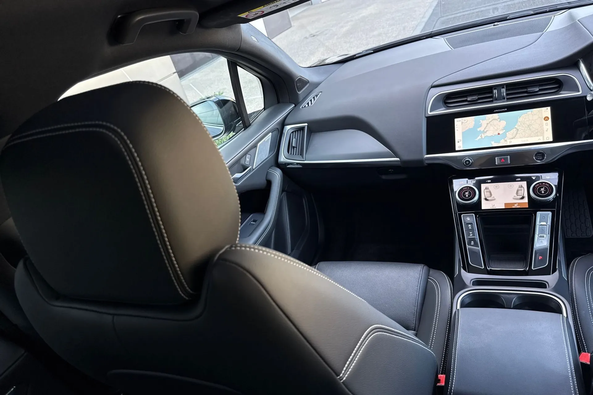 Jaguar I-PACE thumbnail image number 49