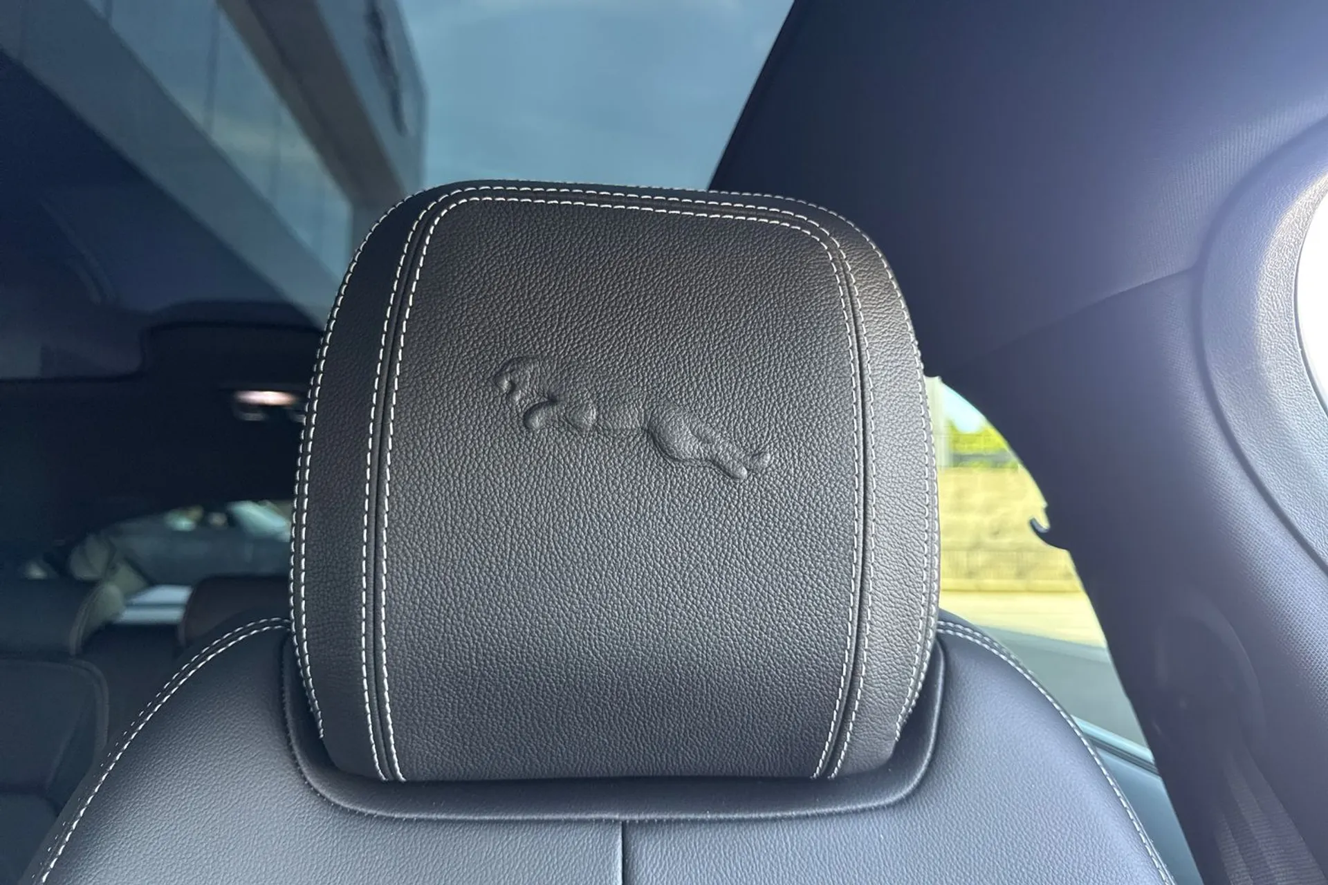 Jaguar I-PACE thumbnail image number 14