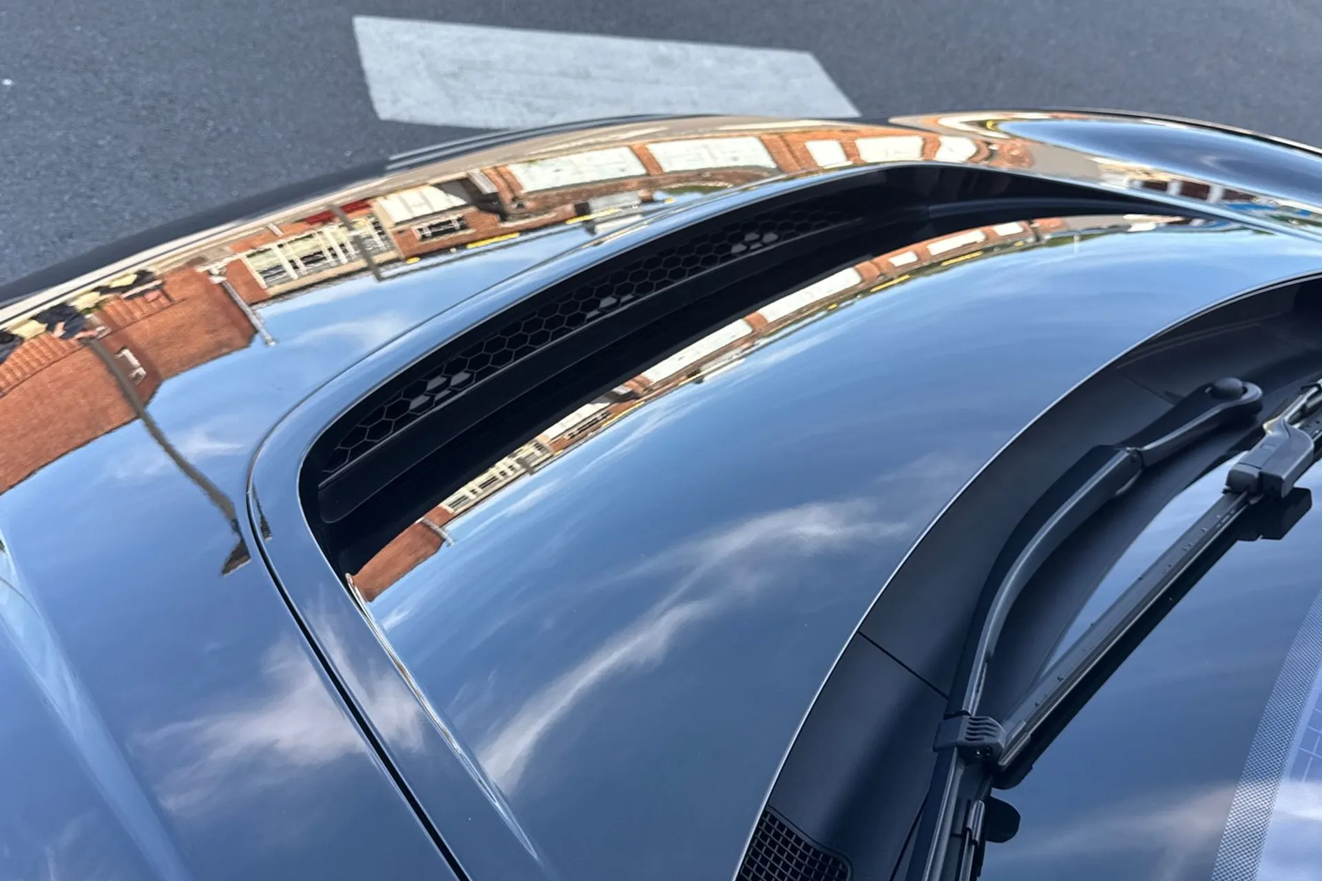 Jaguar I-PACE thumbnail image number 19