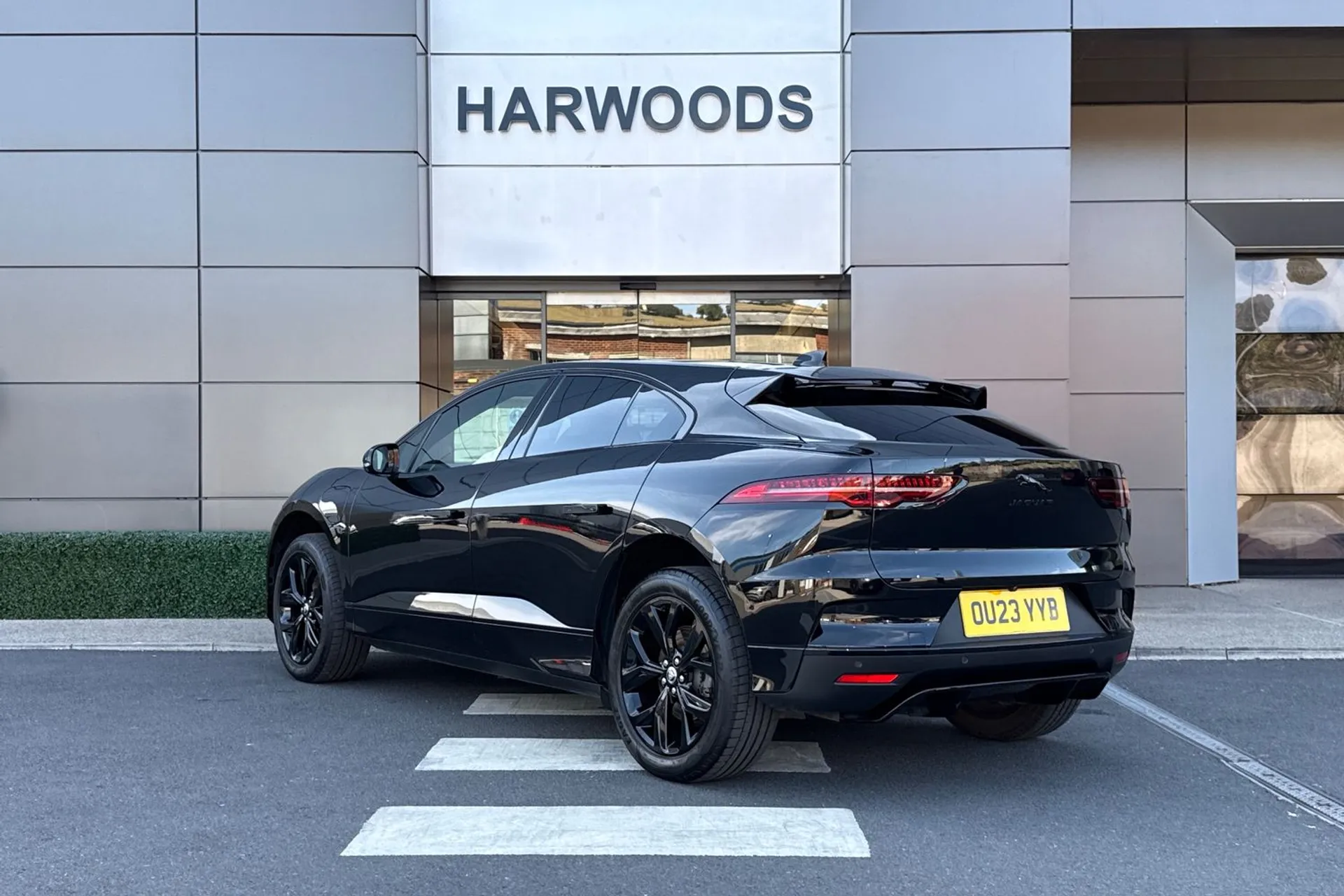 Jaguar I-PACE thumbnail image number 11