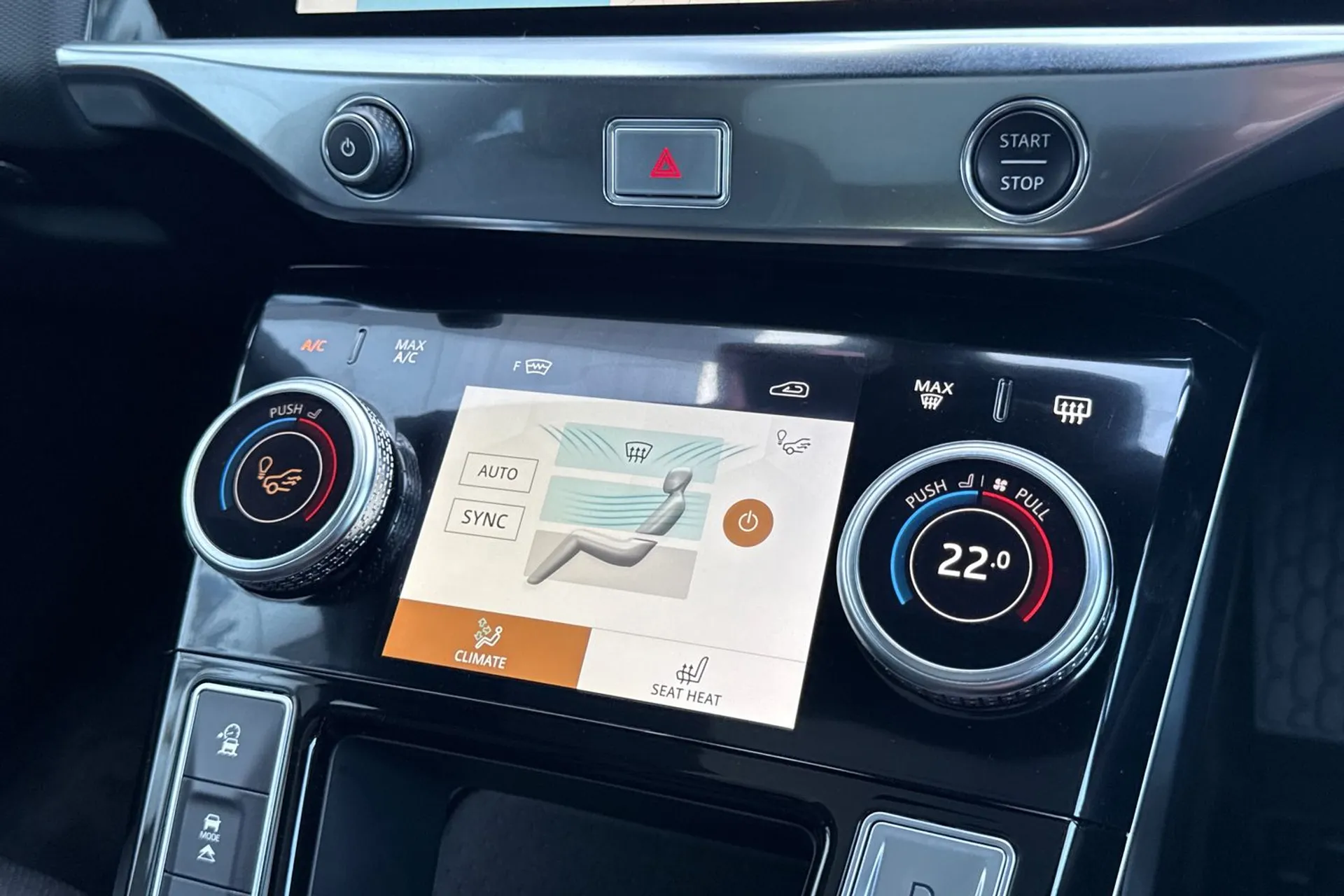 Jaguar I-PACE thumbnail image number 57
