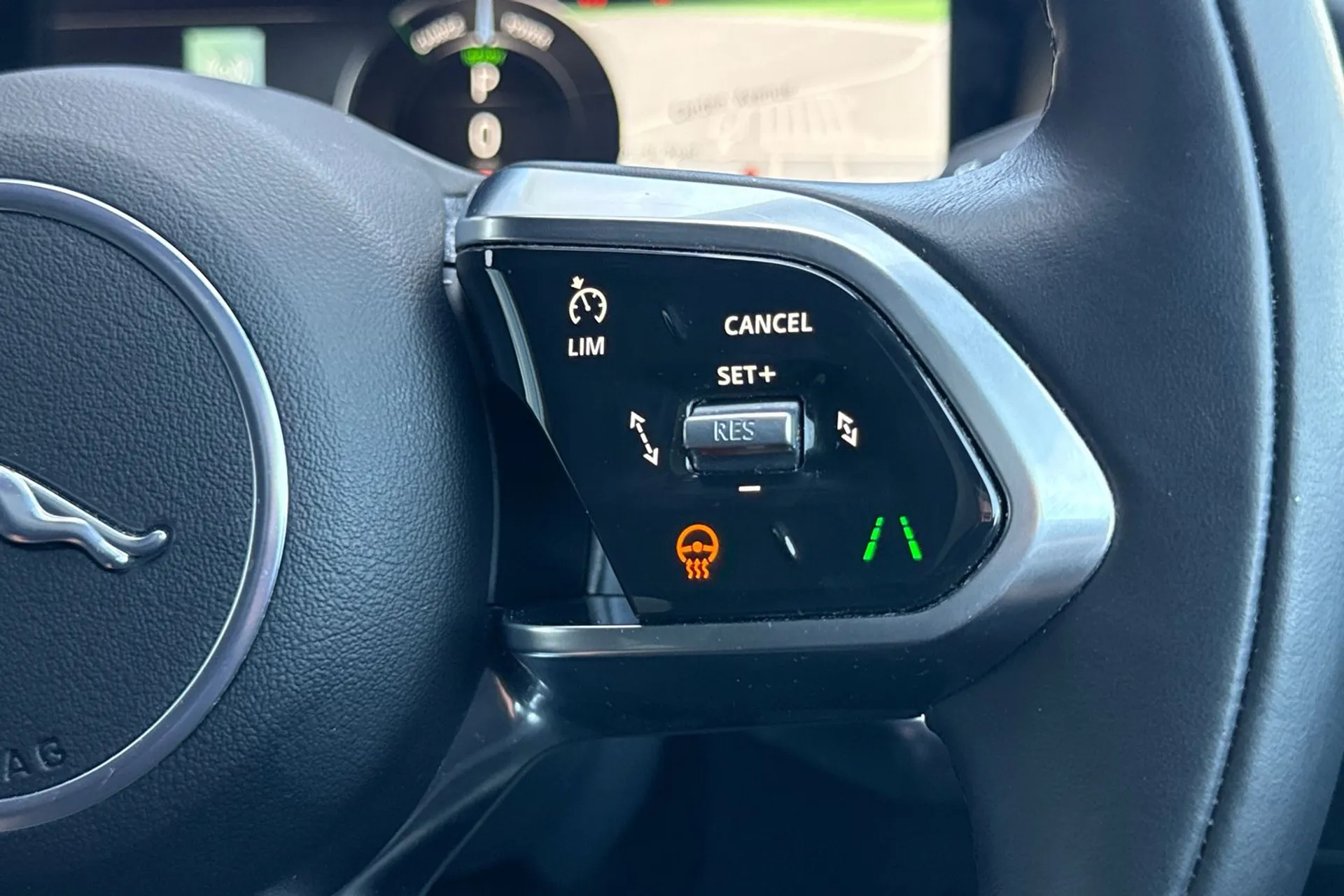 Jaguar I-PACE thumbnail image number 55