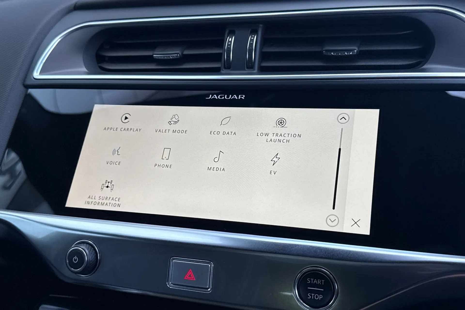 Jaguar I-PACE thumbnail image number 64
