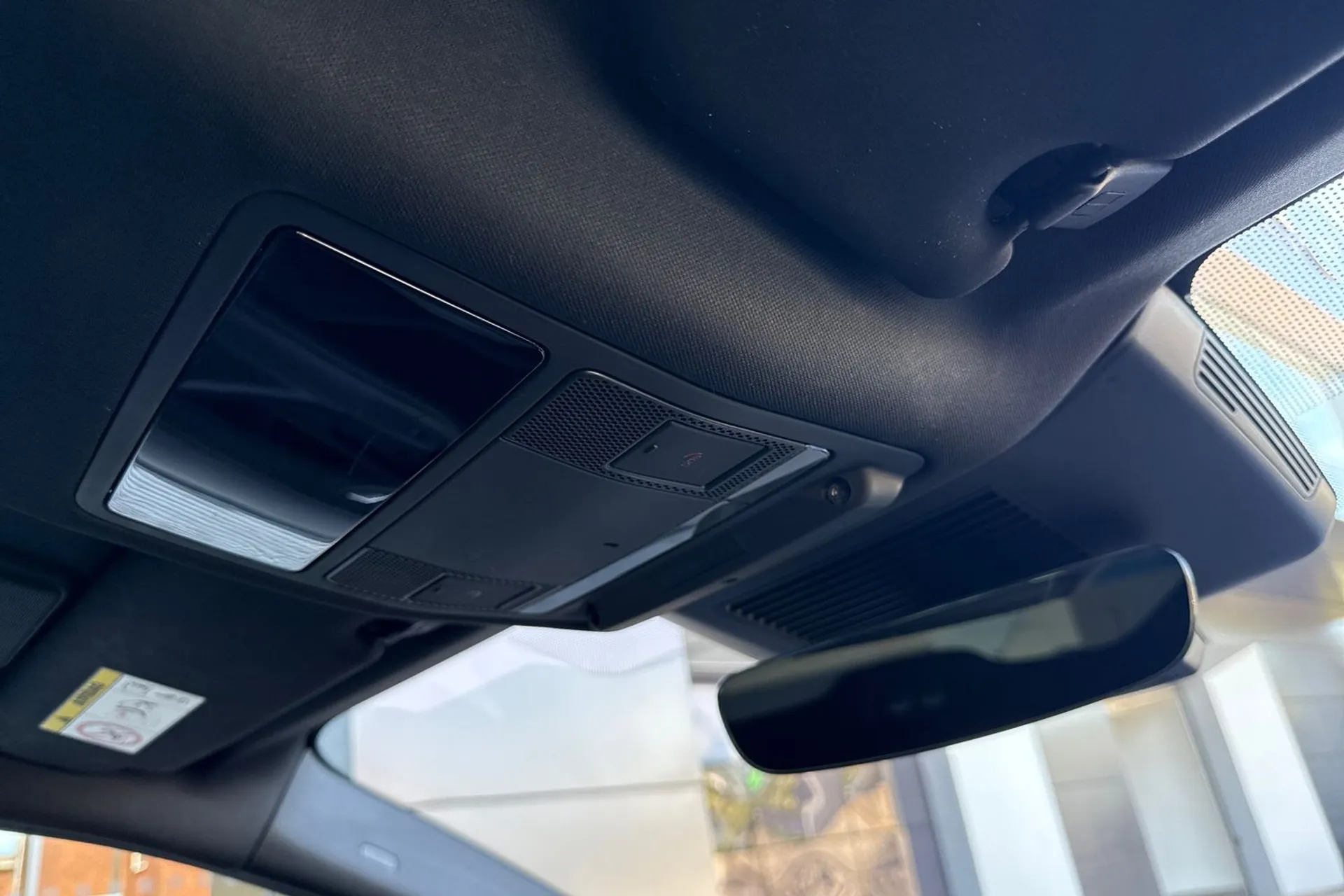 Jaguar I-PACE thumbnail image number 59