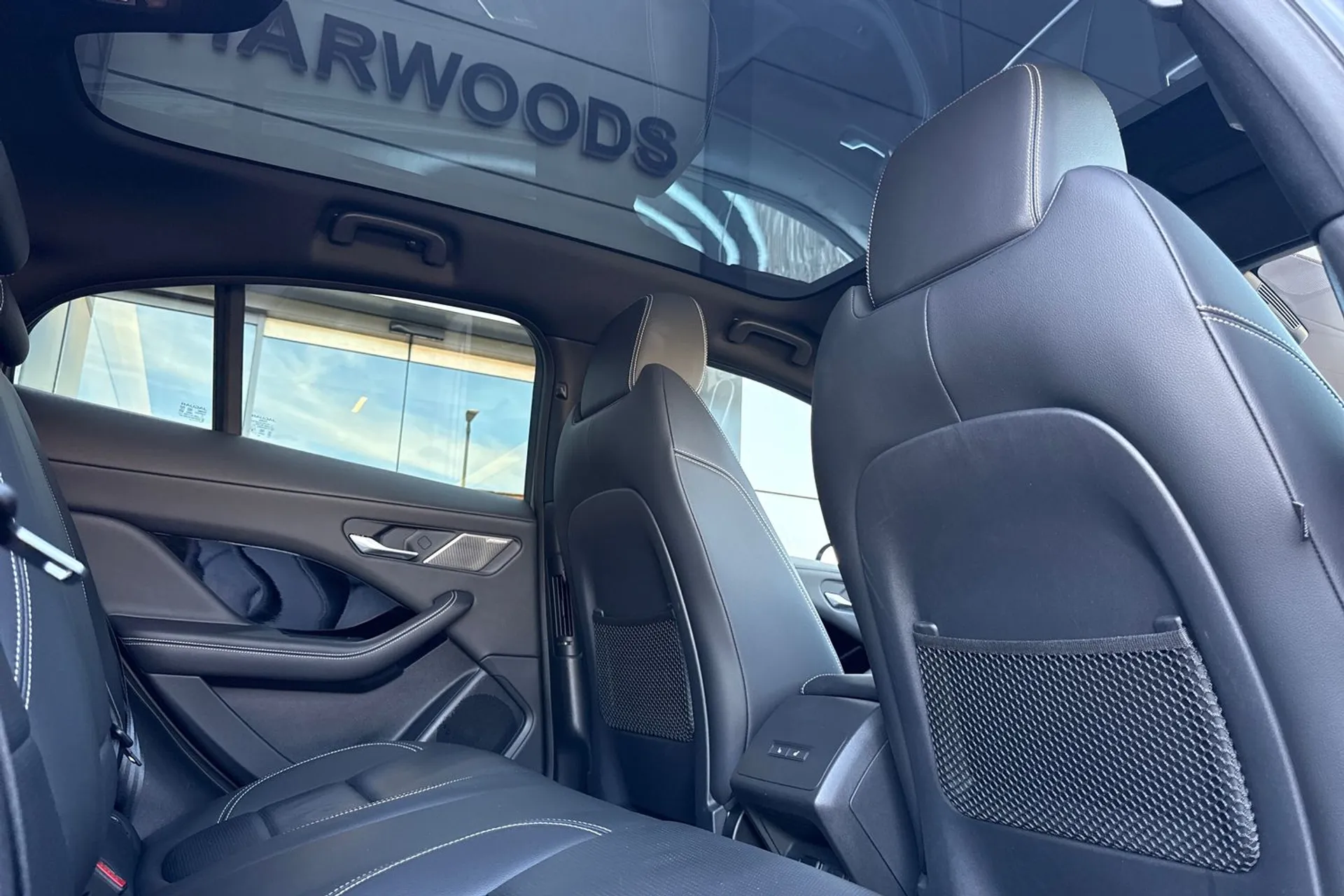 Jaguar I-PACE thumbnail image number 40
