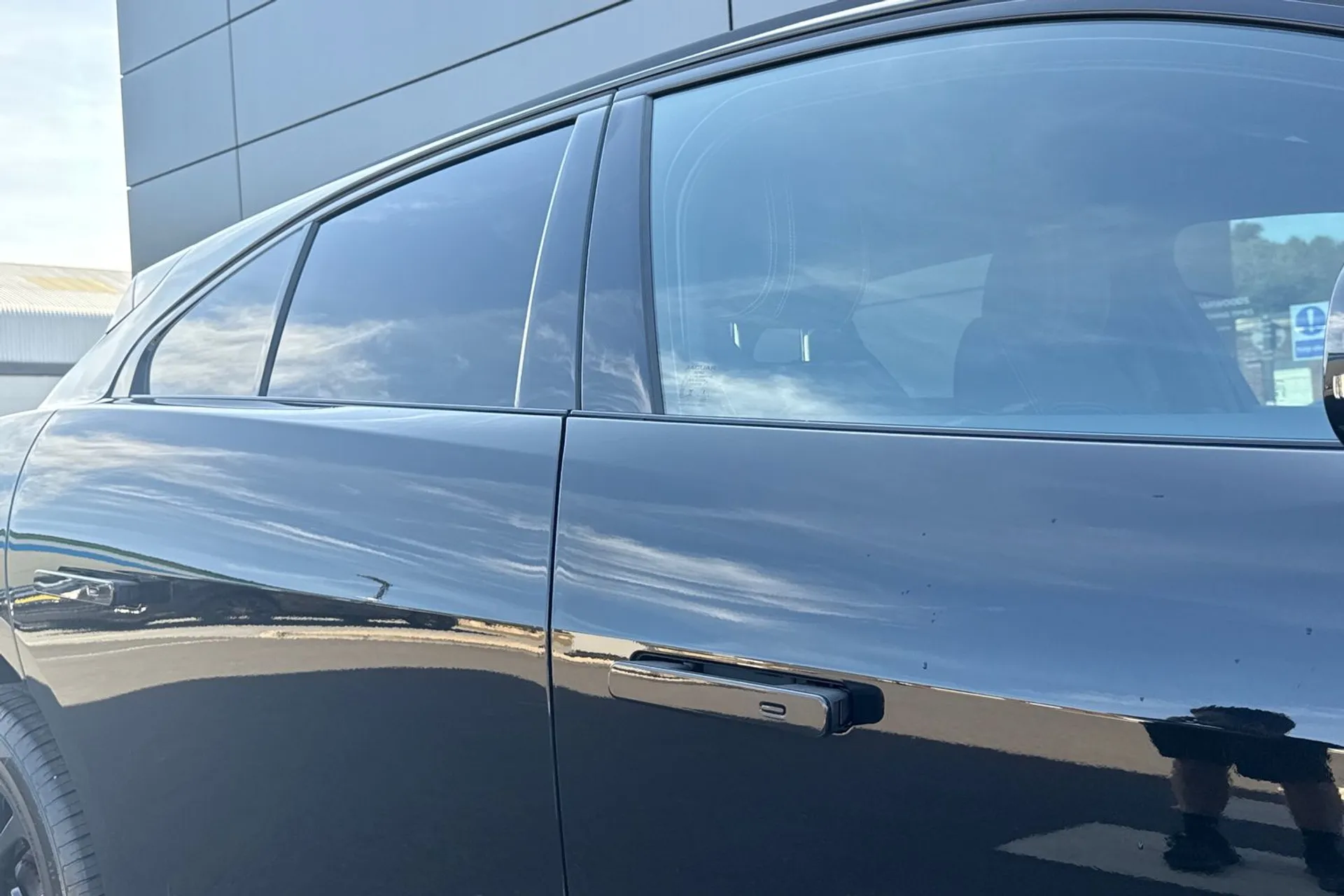 Jaguar I-PACE thumbnail image number 27