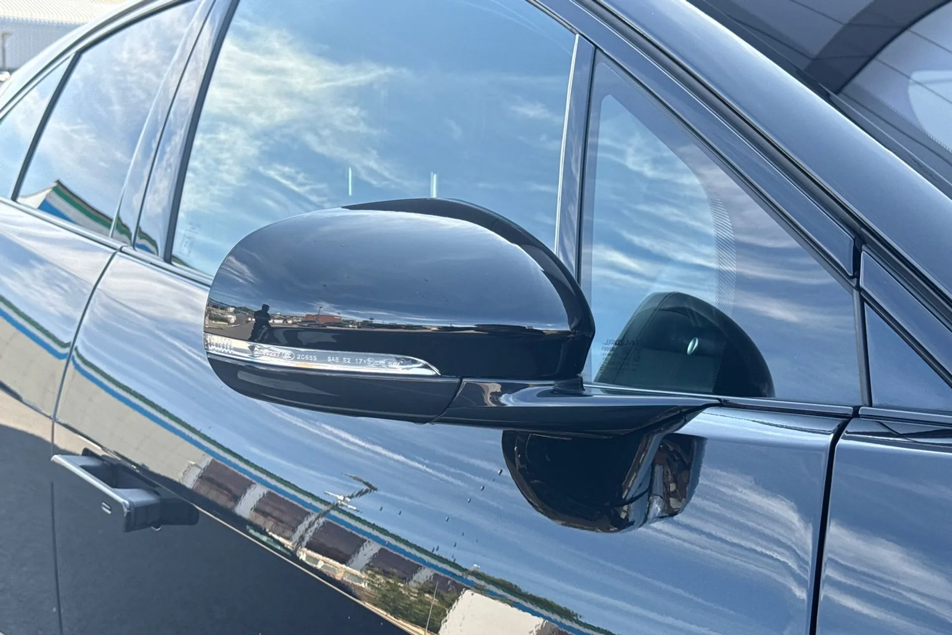 Jaguar I-PACE thumbnail image number 29