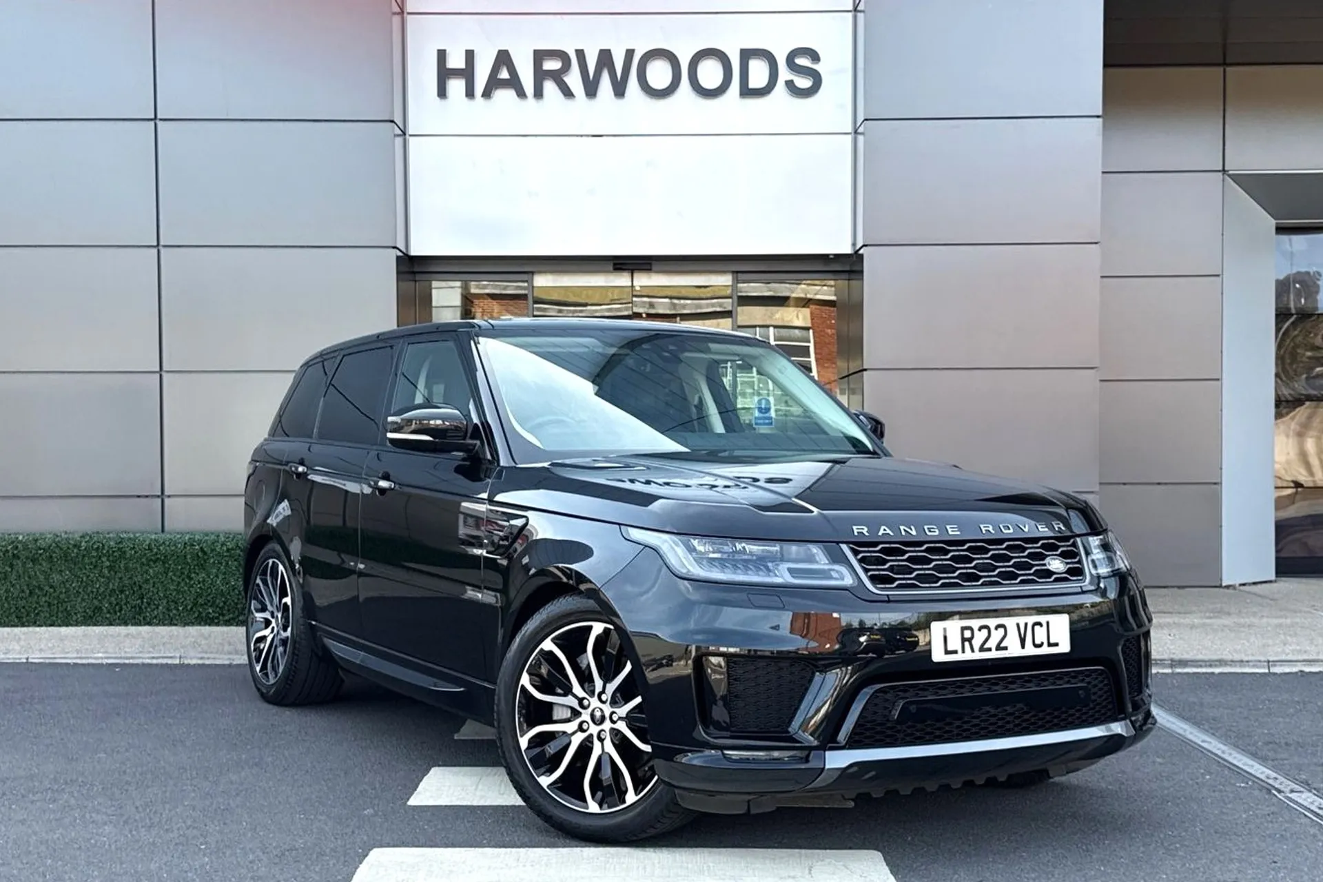 LAND ROVER RANGE ROVER SPORT focused image