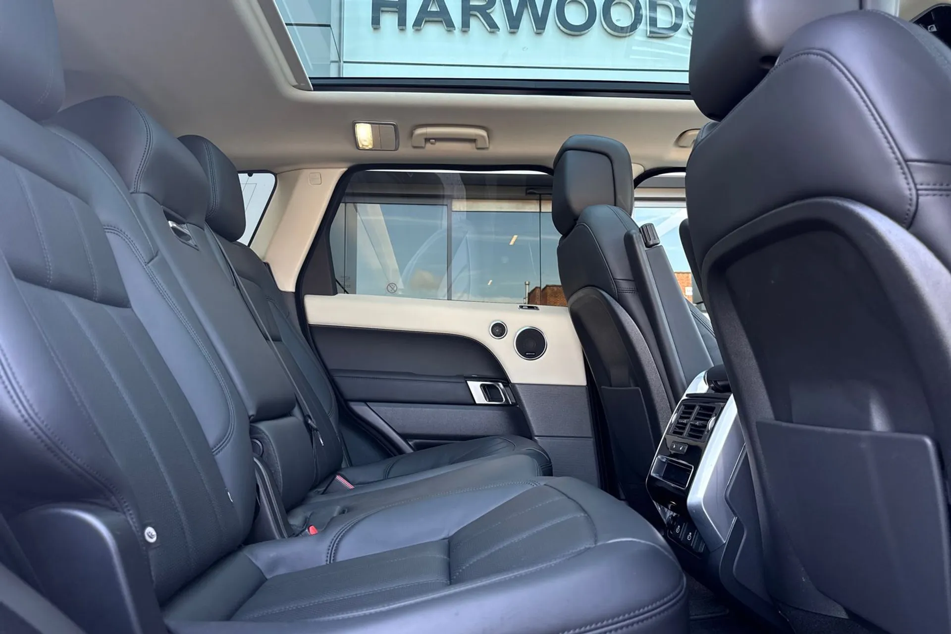 LAND ROVER RANGE ROVER SPORT thumbnail image number 19