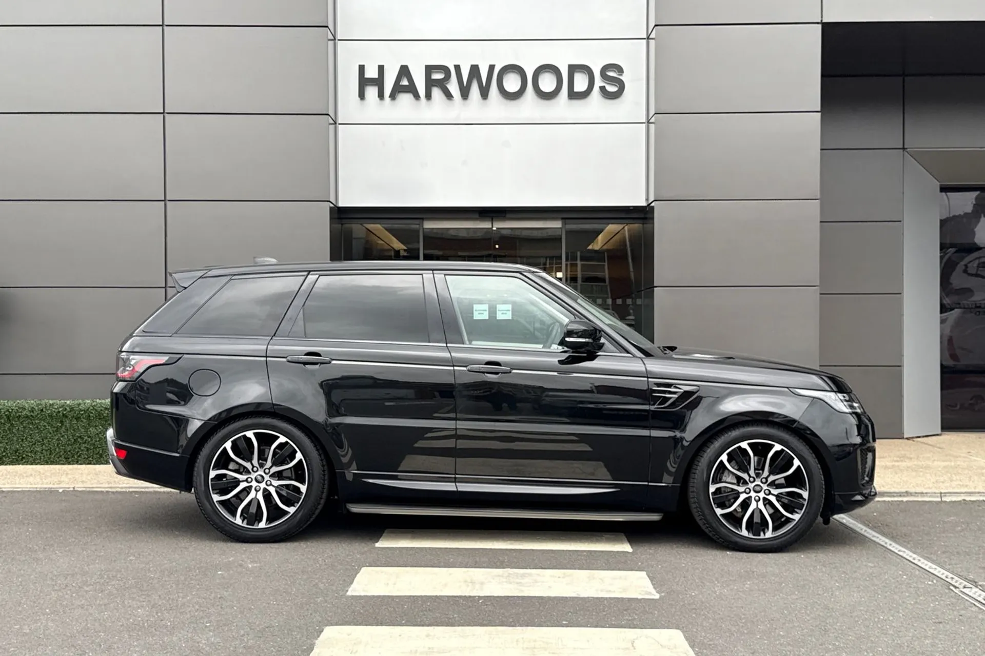 LAND ROVER RANGE ROVER SPORT thumbnail image number 2