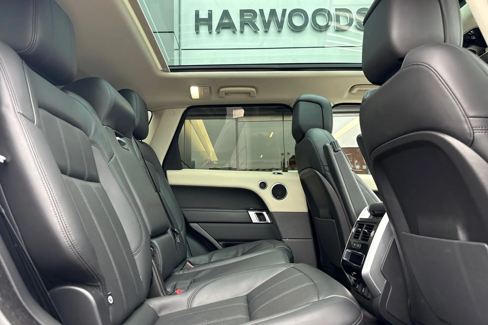 LAND ROVER RANGE ROVER SPORT thumbnail image number 37