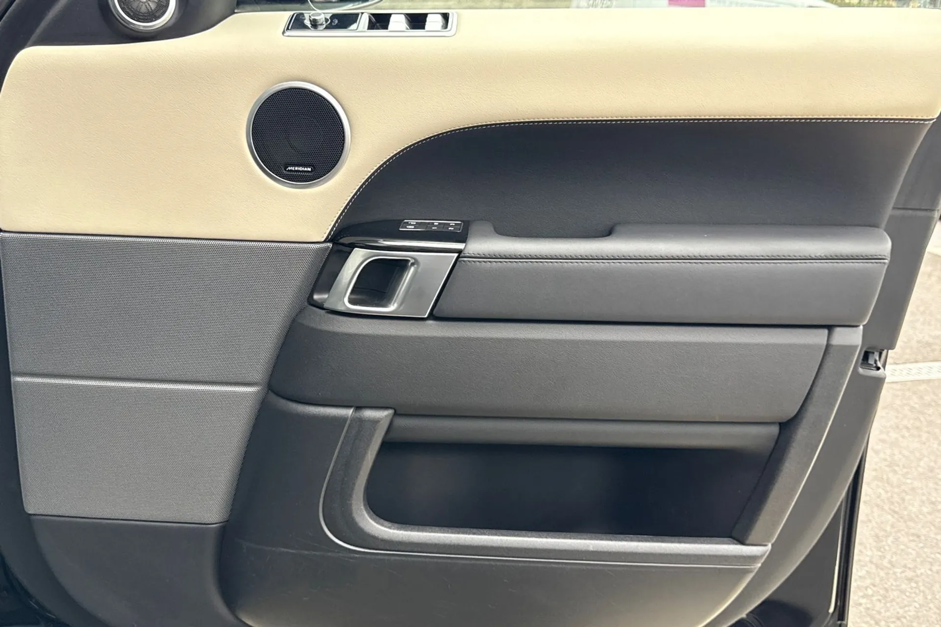 LAND ROVER RANGE ROVER SPORT thumbnail image number 19