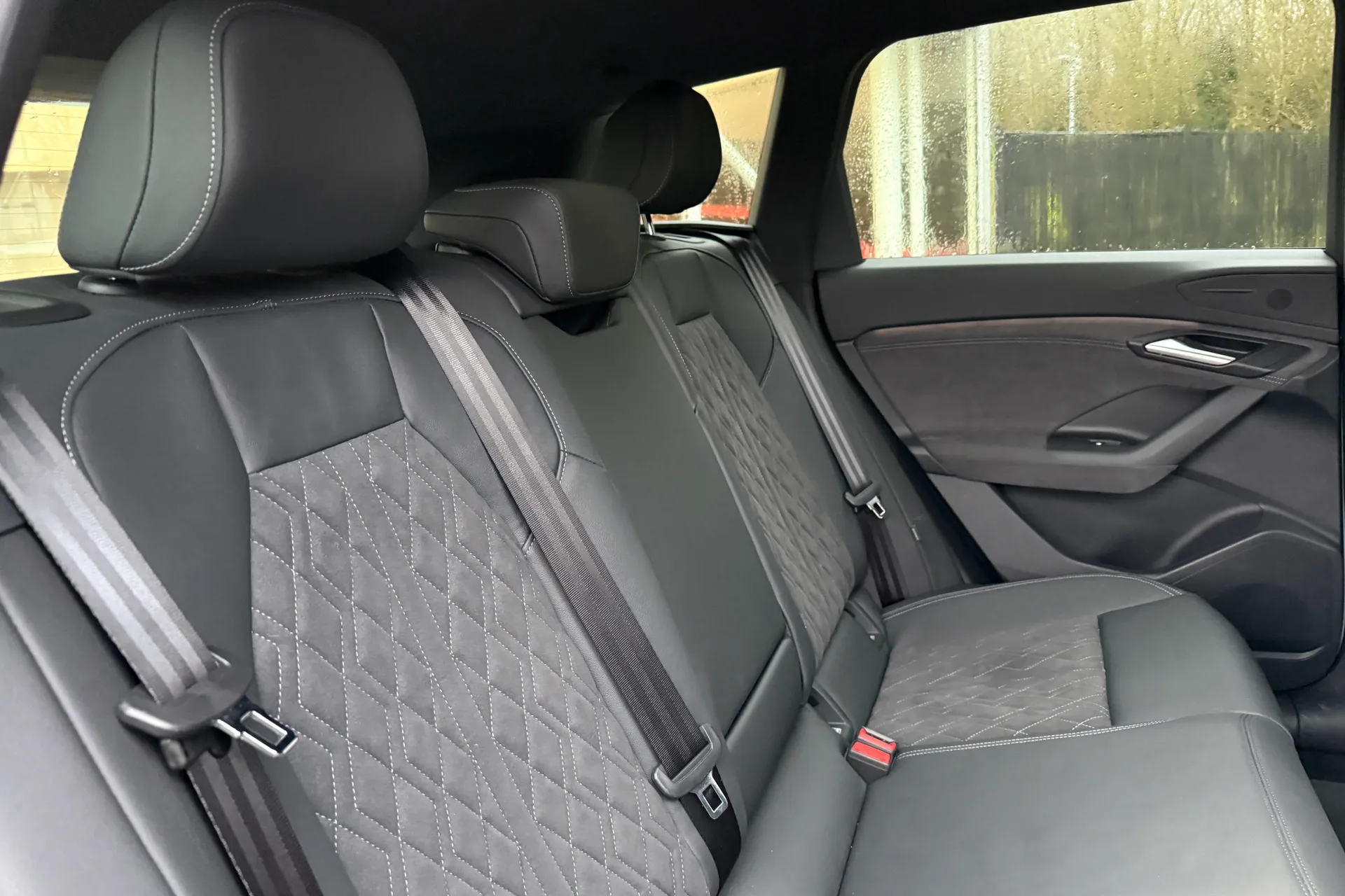 Audi Q6 thumbnail image number 26