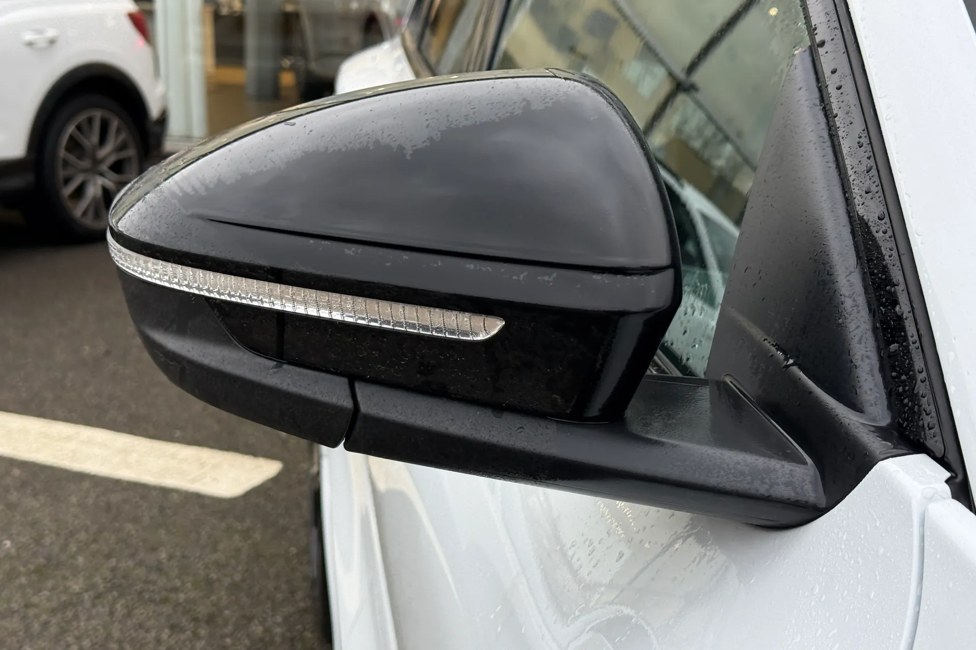 Audi Q6 thumbnail image number 8