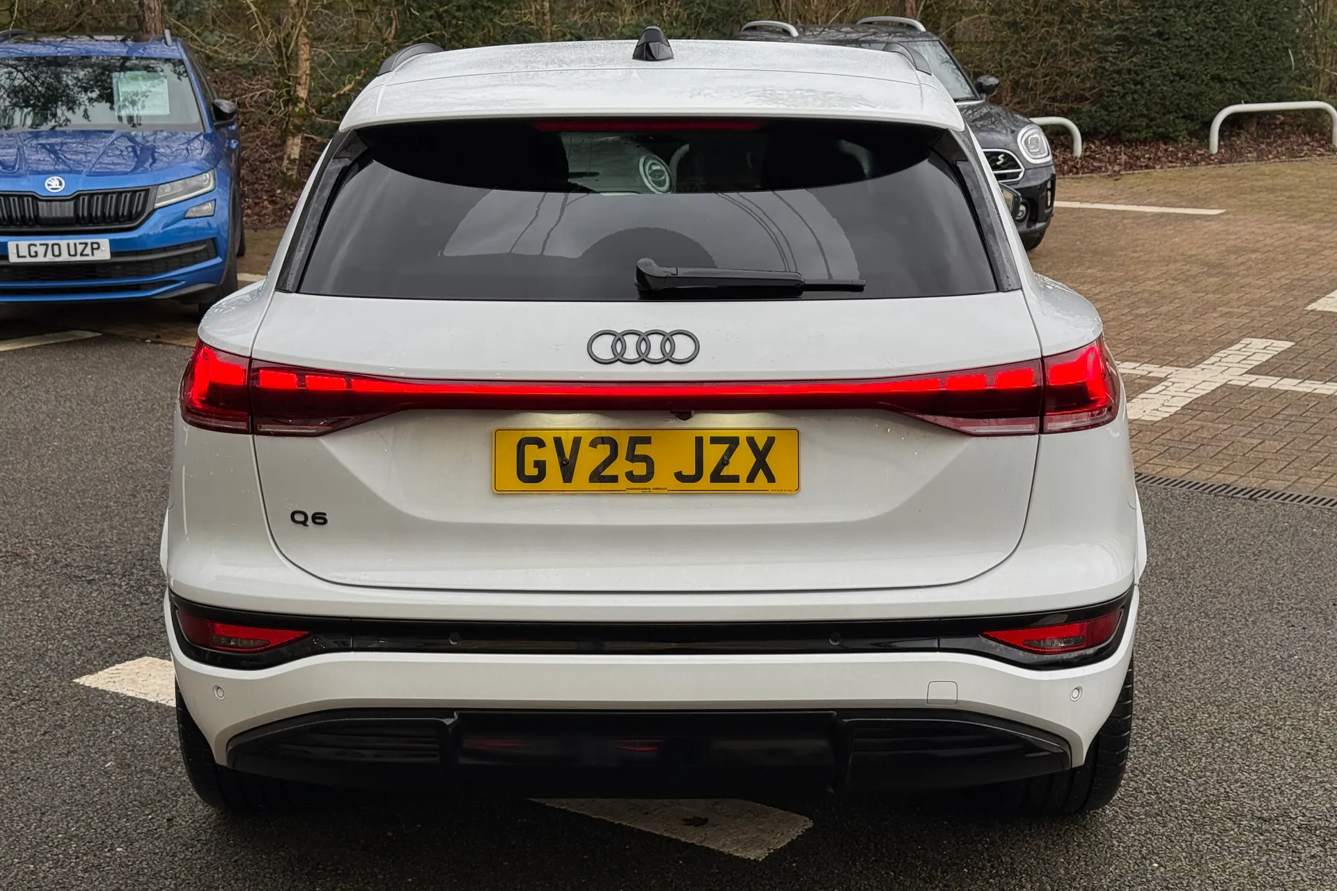 Audi Q6 thumbnail image number 36