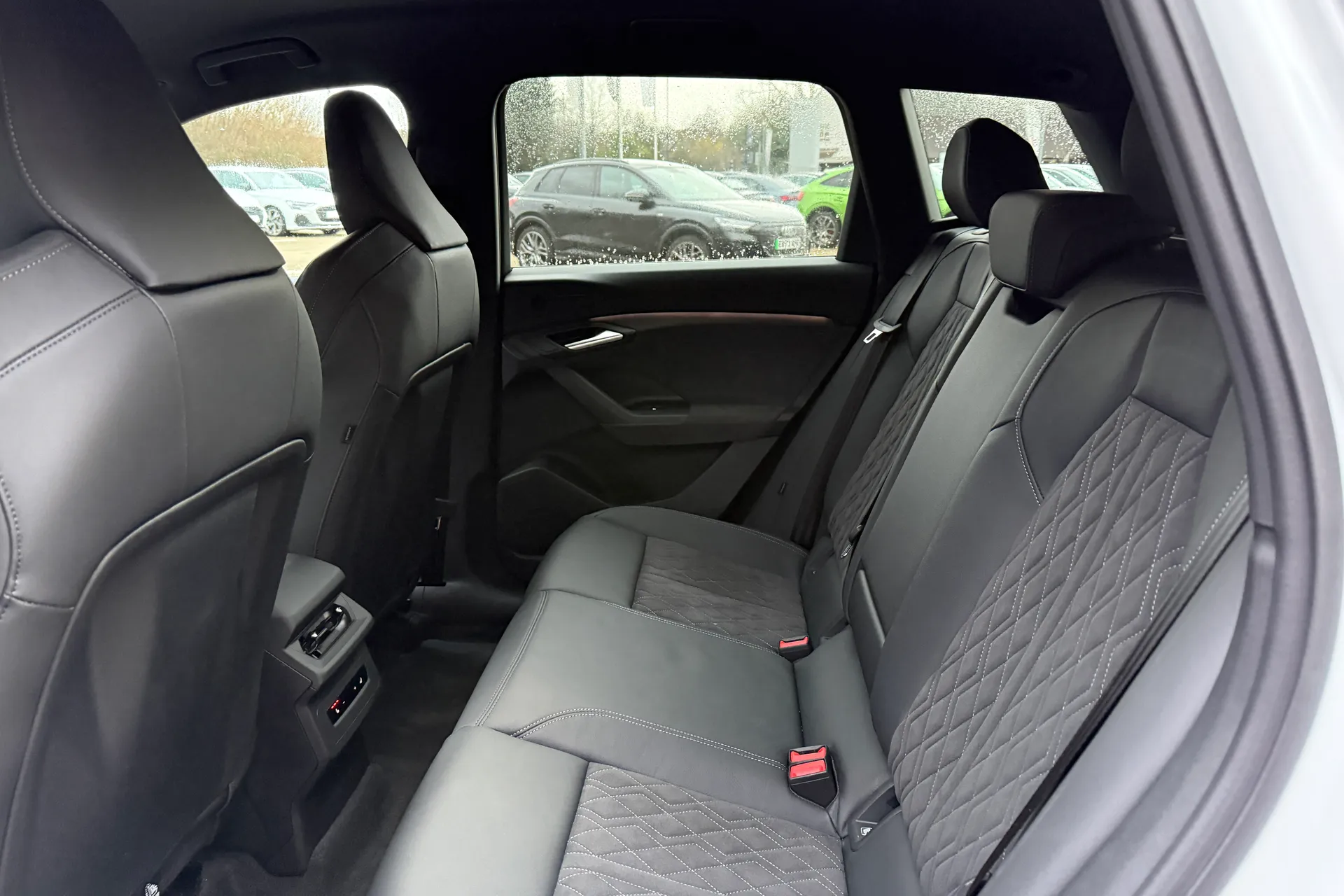 Audi Q6 thumbnail image number 45