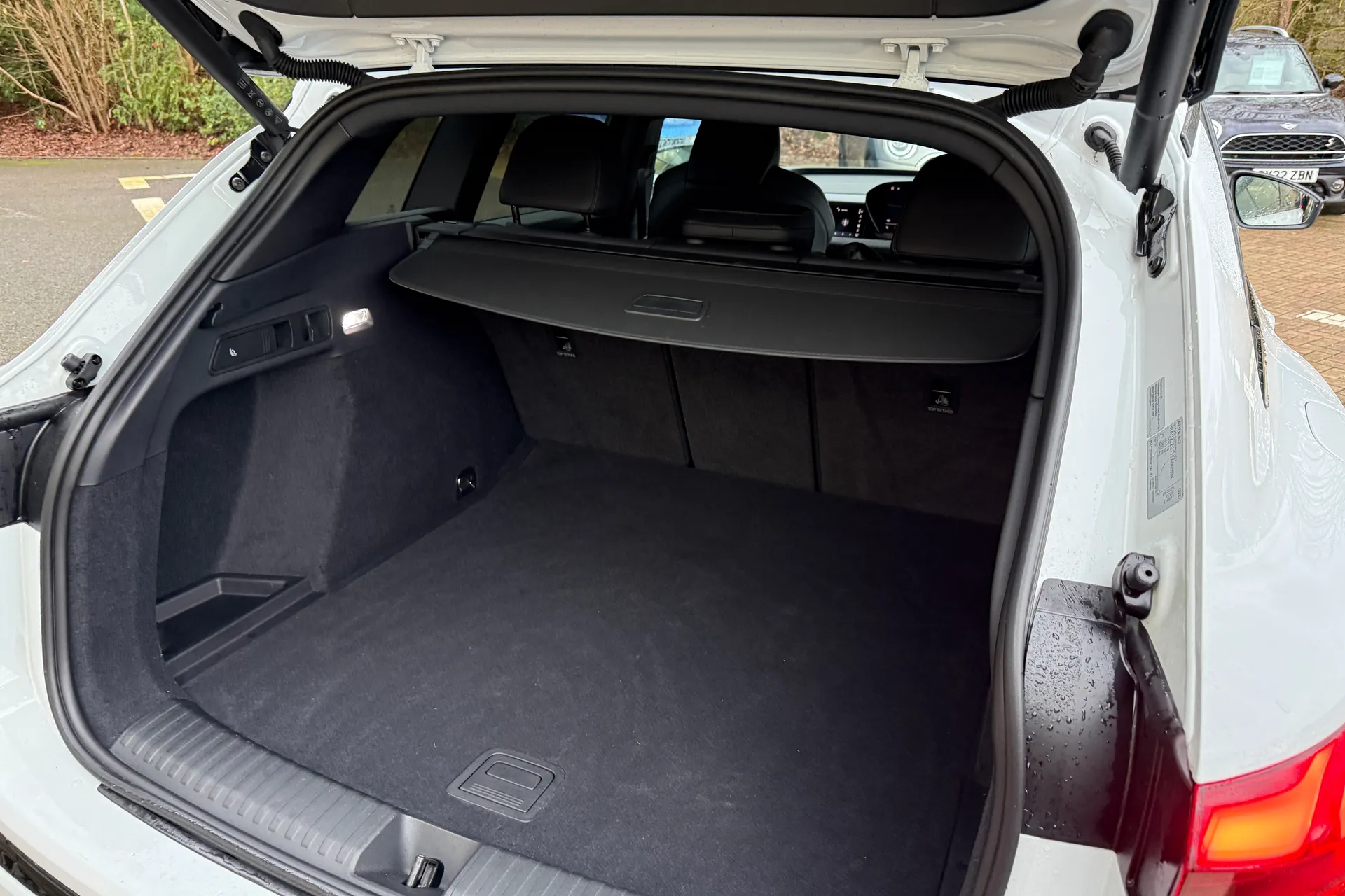 Audi Q6 thumbnail image number 39