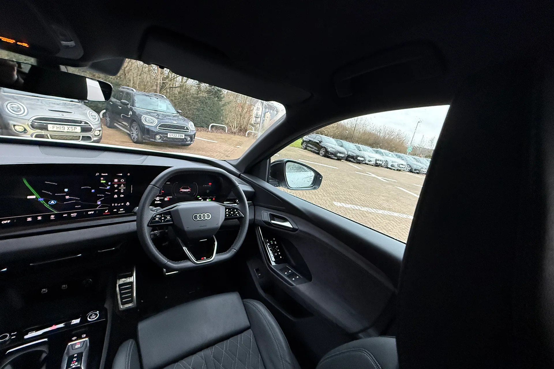 Audi Q6 thumbnail image number 31