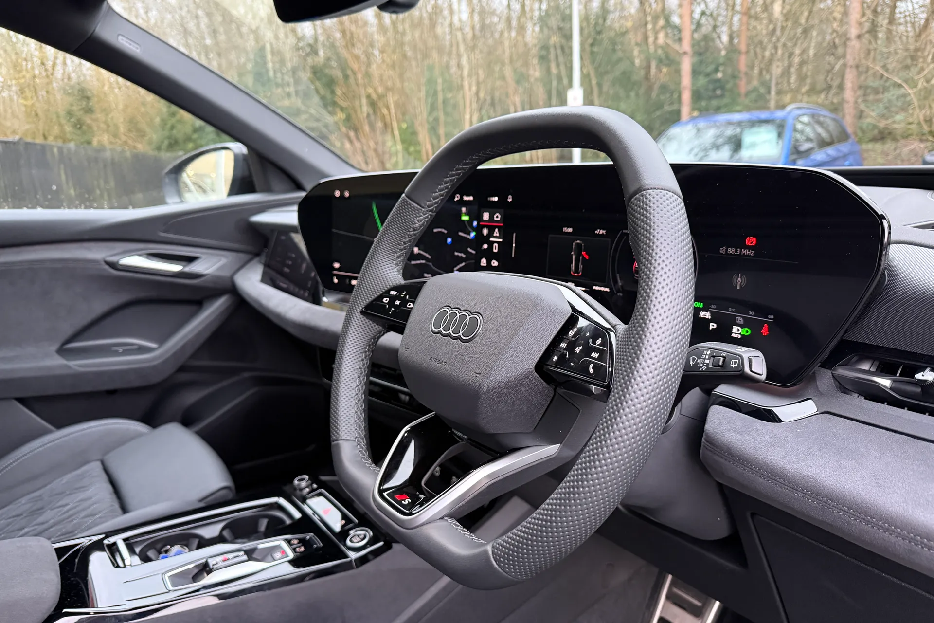 Audi Q6 thumbnail image number 21