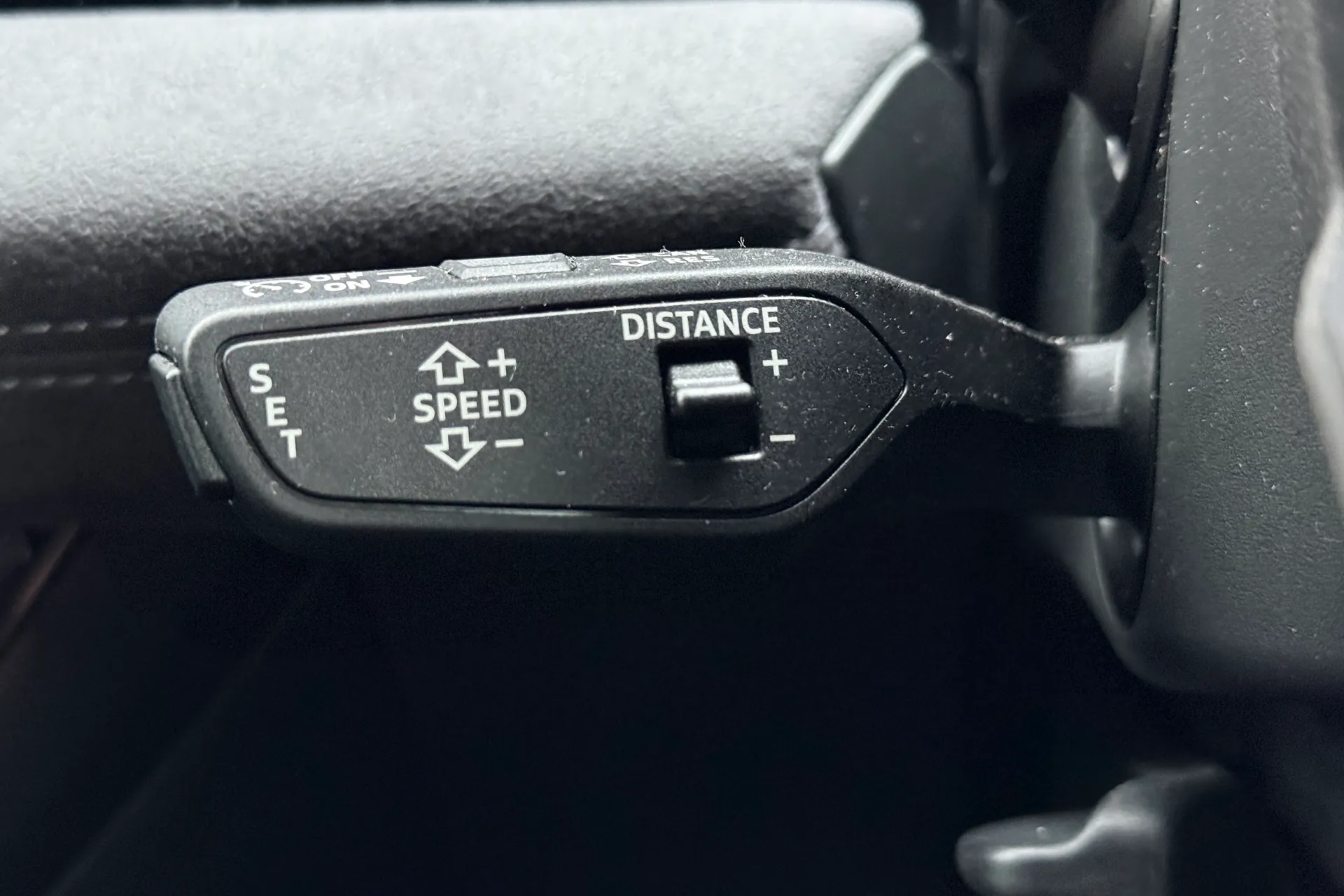 Audi Q6 thumbnail image number 10