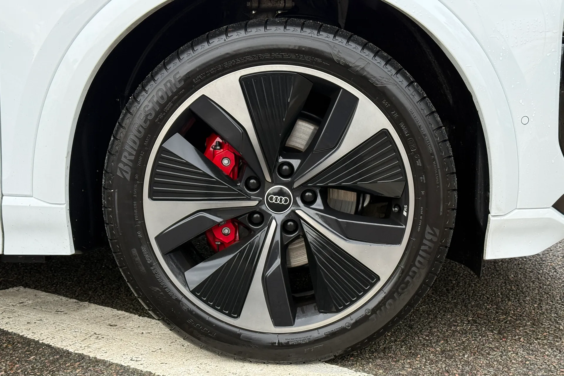 Audi Q6 thumbnail image number 24