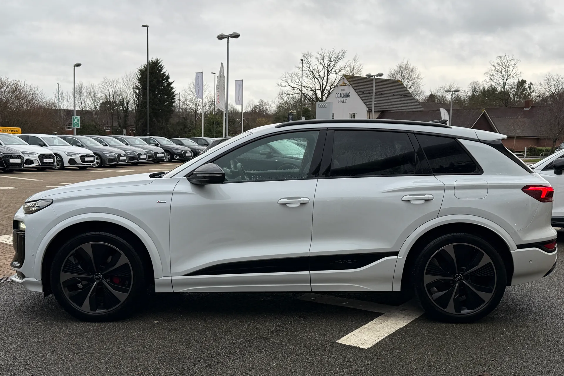 Audi Q6 thumbnail image number 42