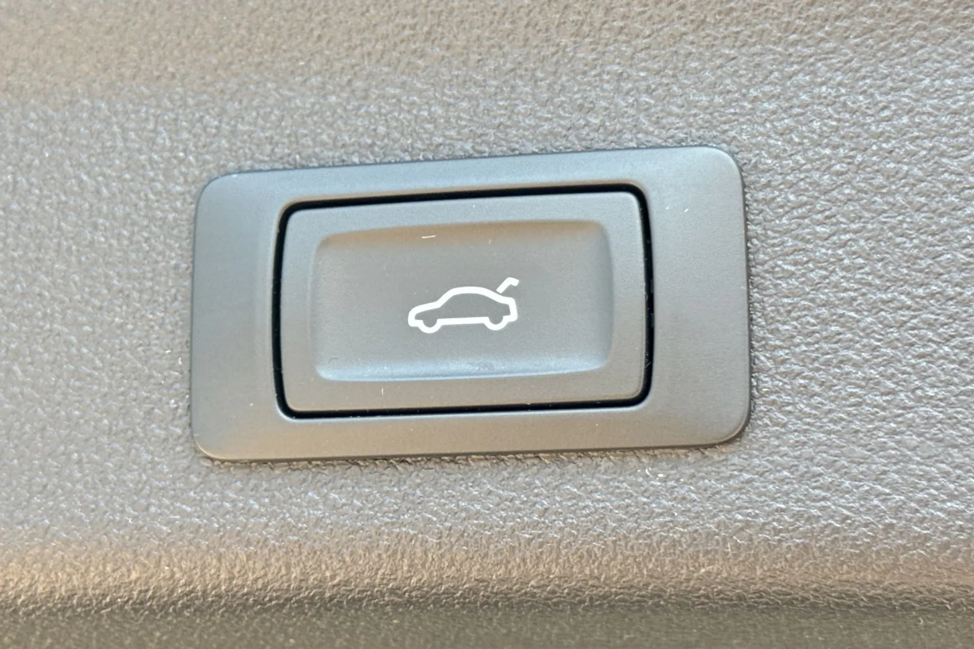 Audi A6 thumbnail image number 34