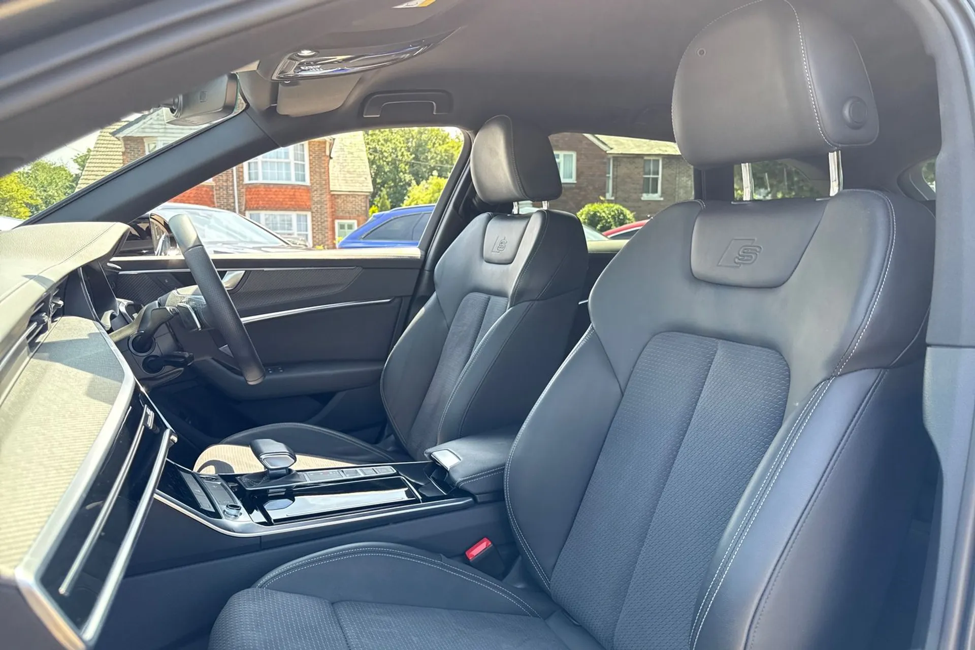 Audi A6 thumbnail image number 30