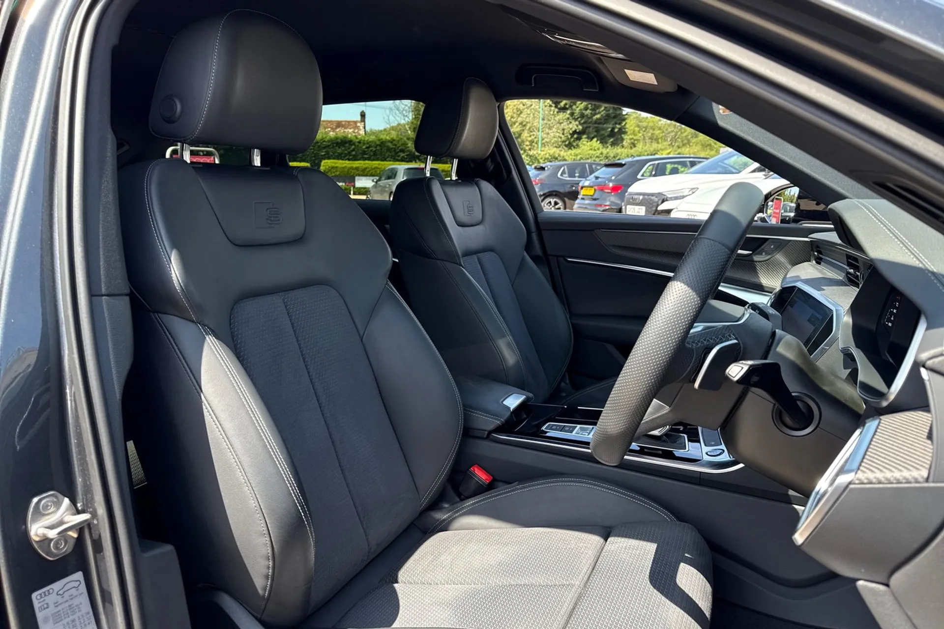 Audi A6 thumbnail image number 27