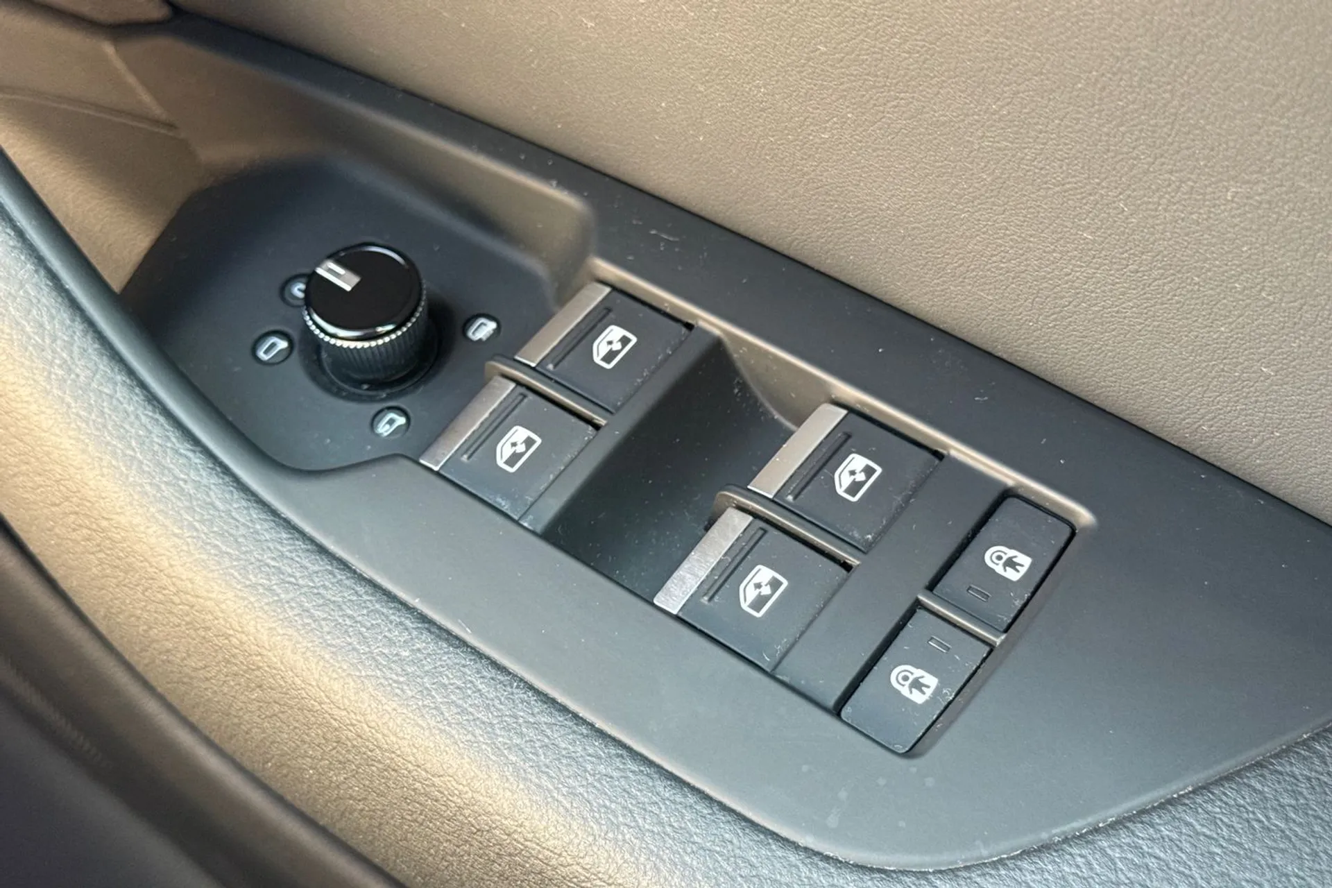 Audi A6 thumbnail image number 19
