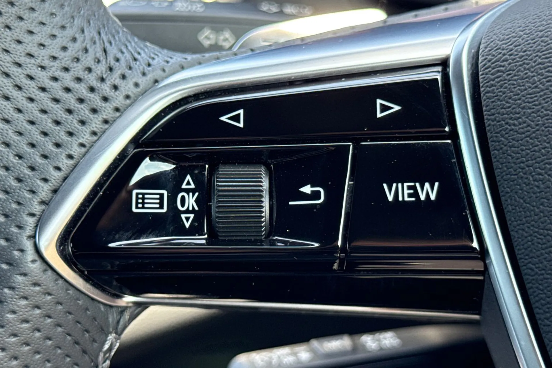 Audi A6 thumbnail image number 21