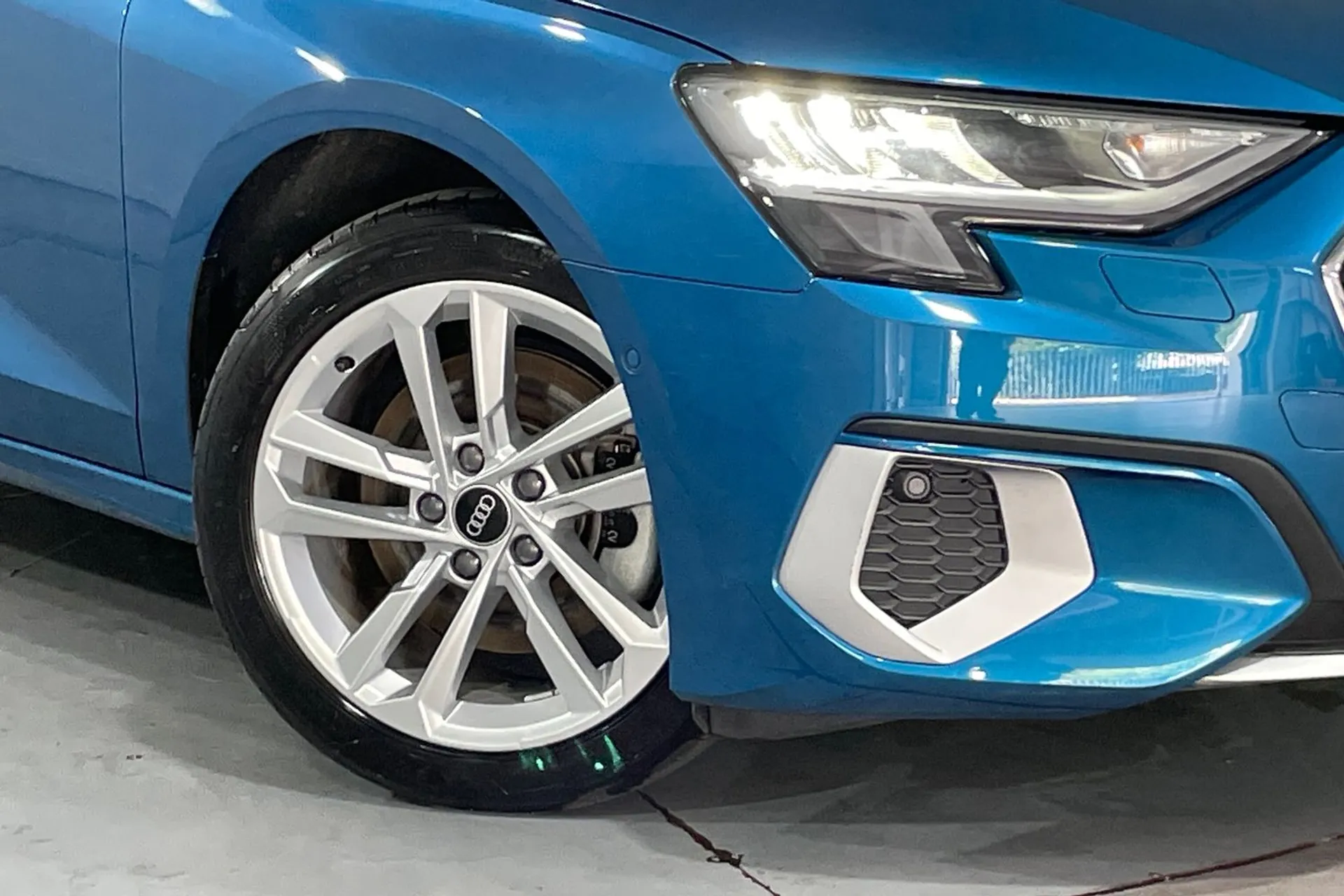 Audi A3 thumbnail image number 9