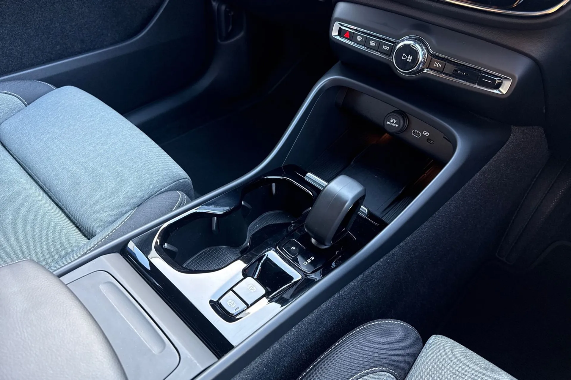 Volvo XC40 thumbnail image number 43