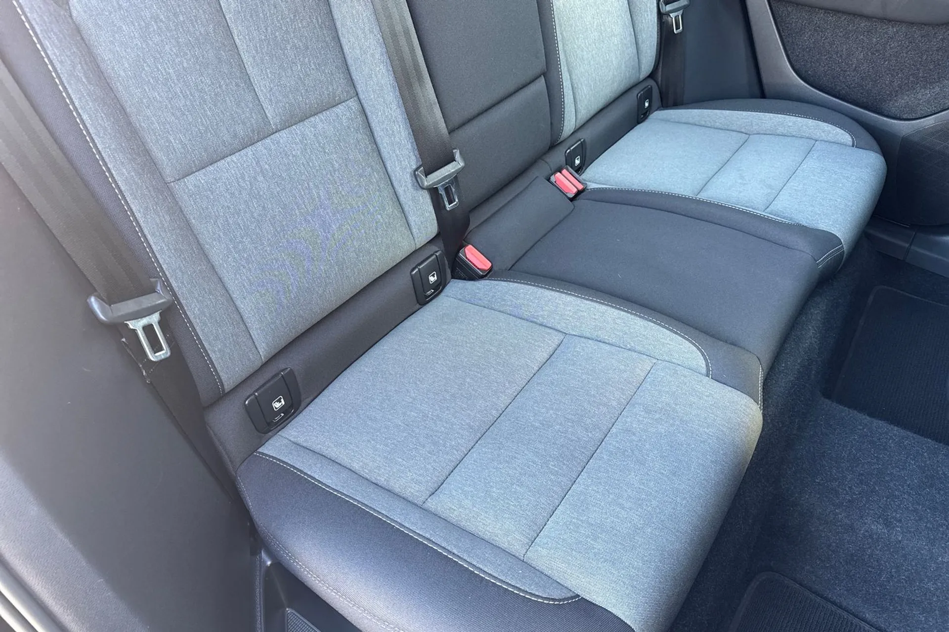 Volvo XC40 thumbnail image number 24