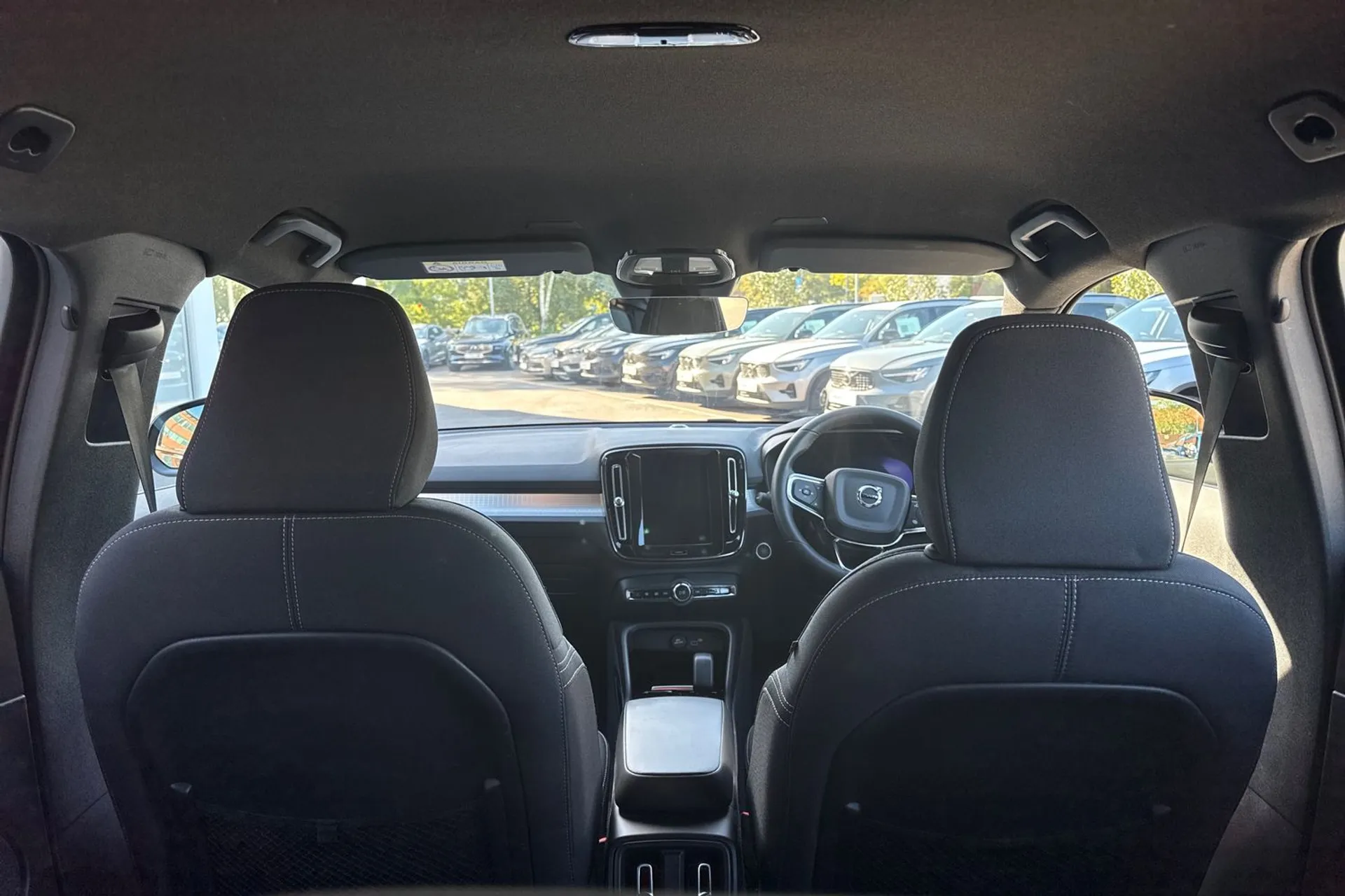 Volvo XC40 thumbnail image number 21