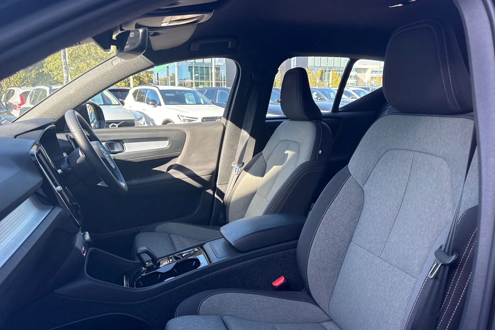 Volvo XC40 thumbnail image number 27