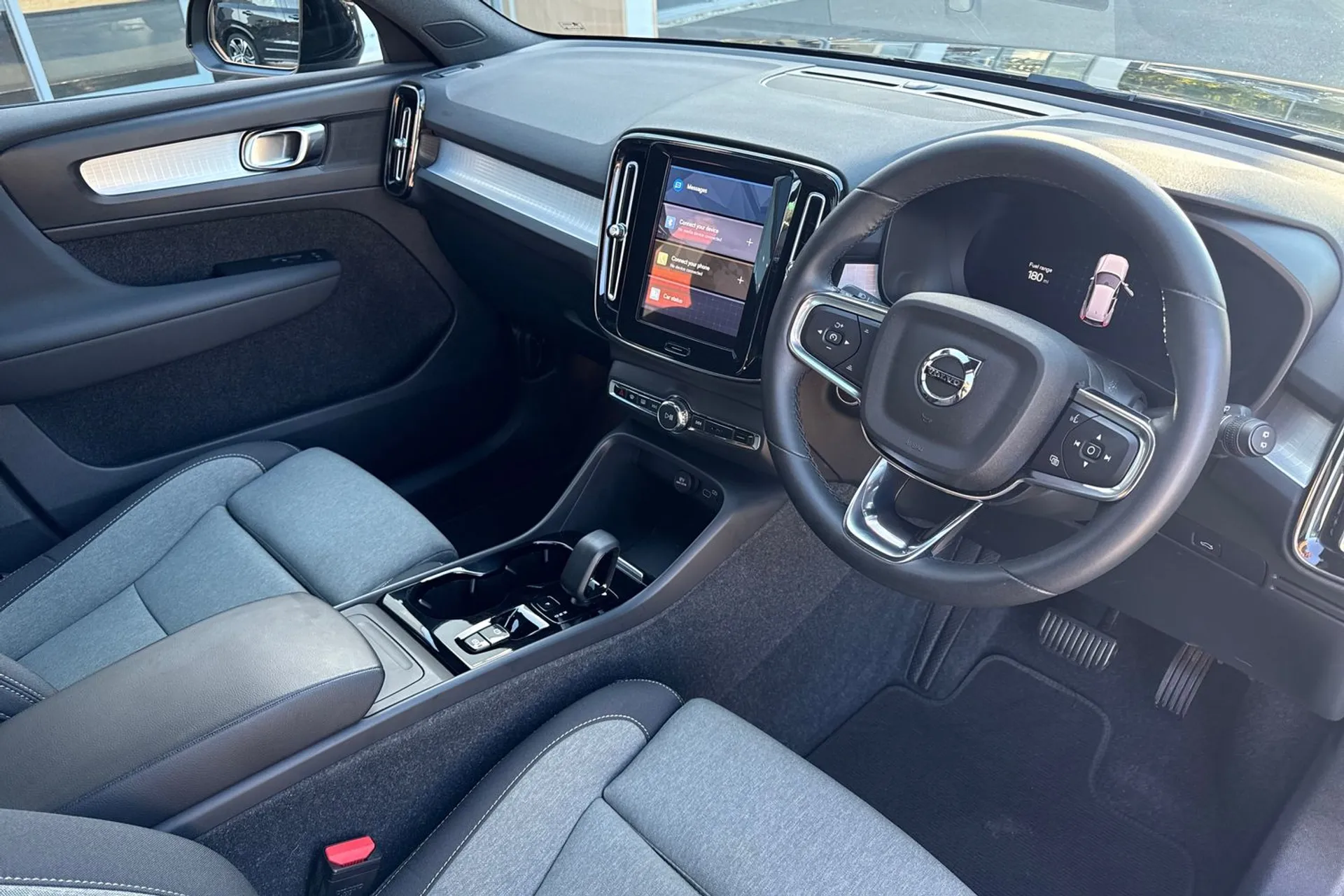 Volvo XC40 thumbnail image number 5