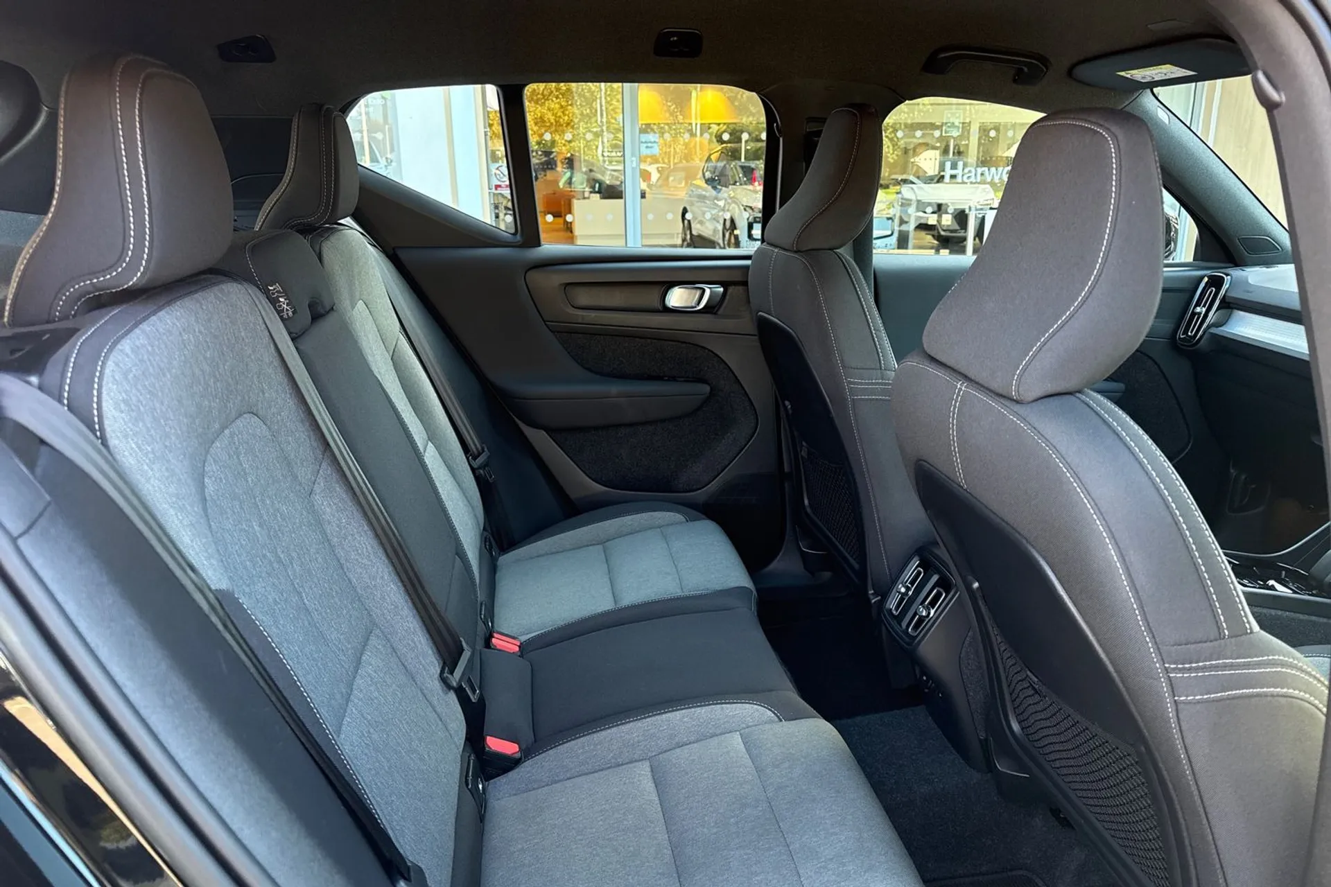 Volvo XC40 thumbnail image number 22