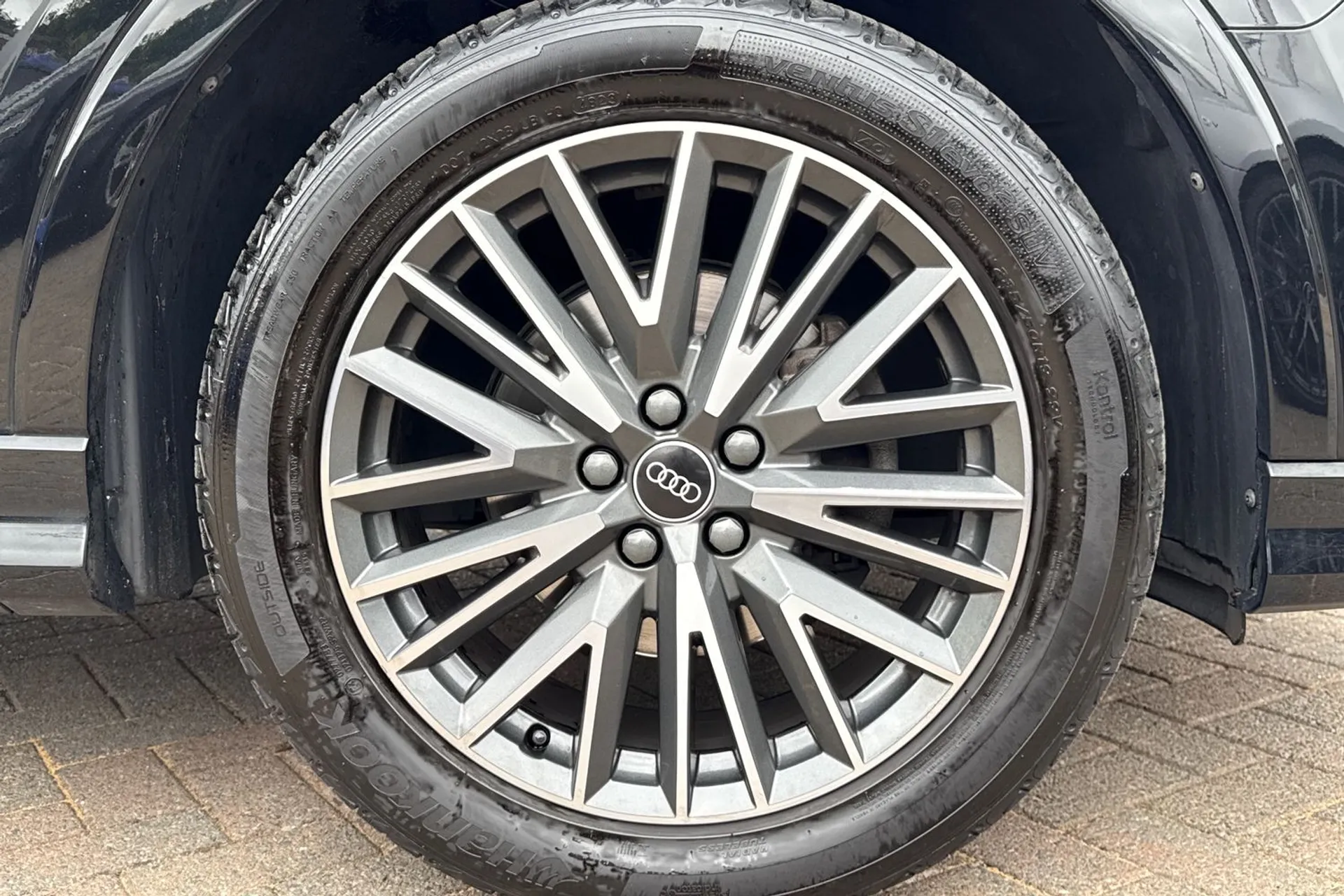 Audi Q3 thumbnail image number 8