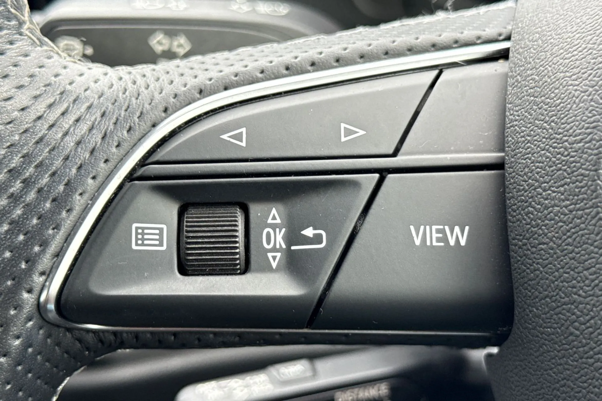 Audi Q3 thumbnail image number 20