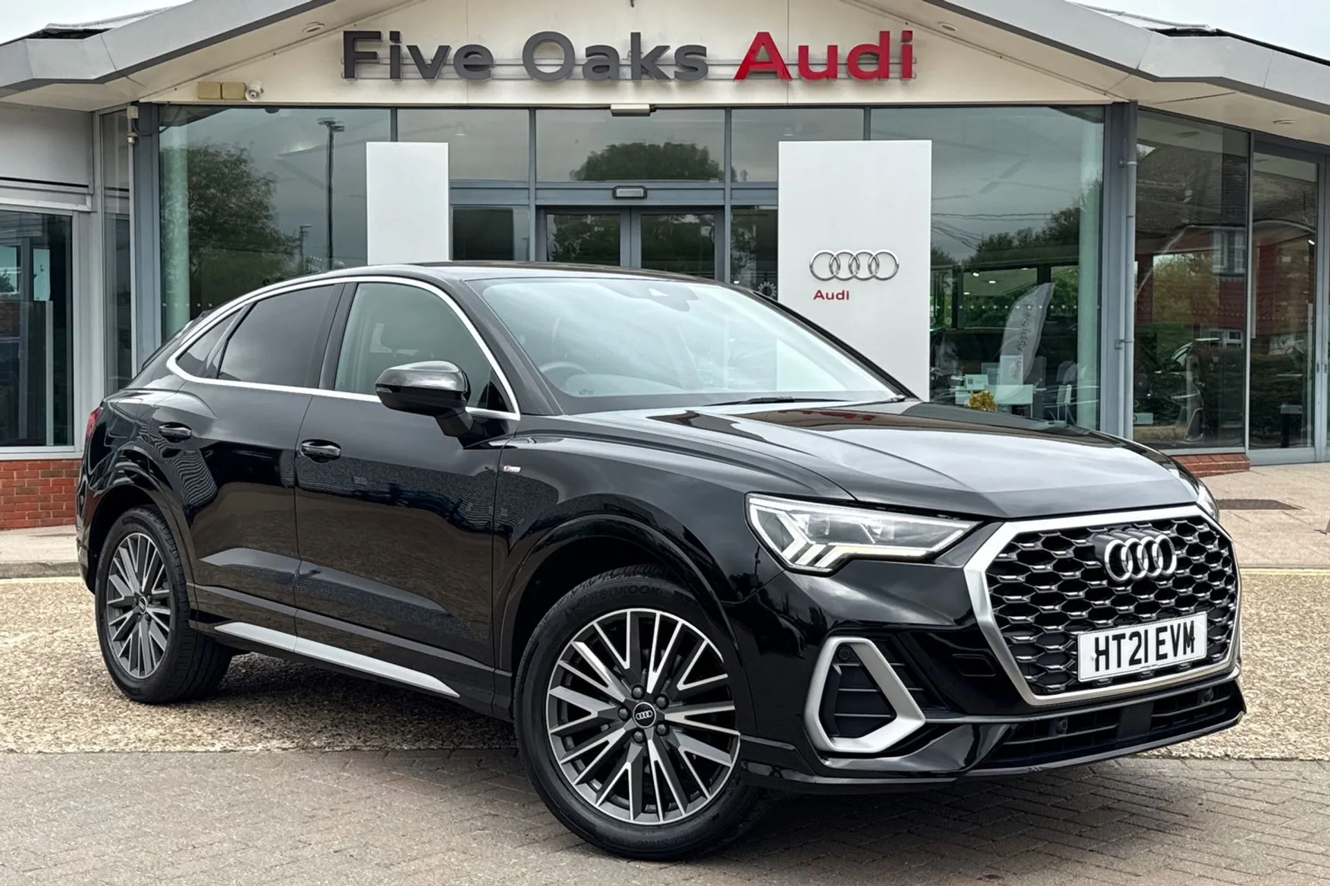 Audi Q3 focused image