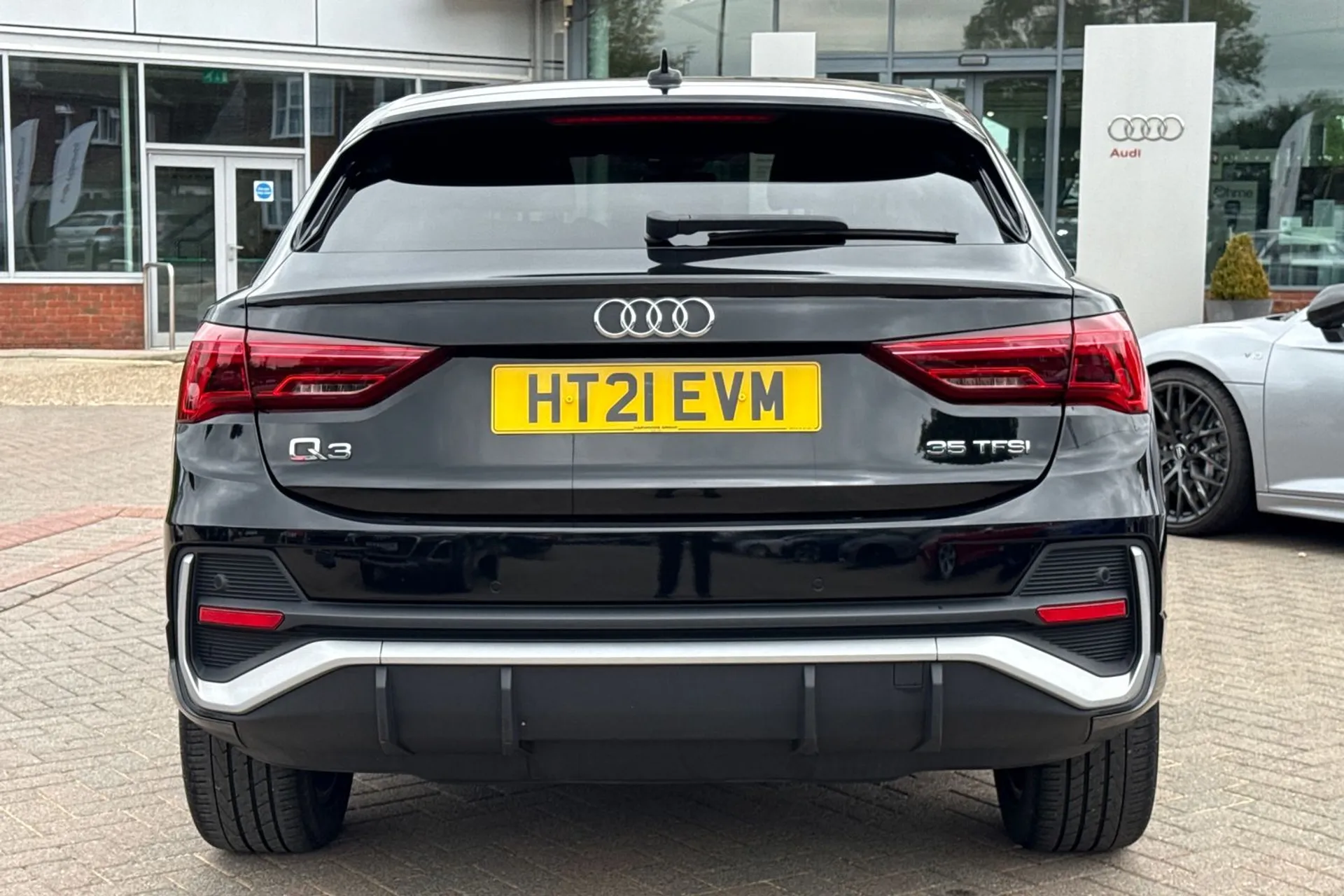 Audi Q3 thumbnail image number 5
