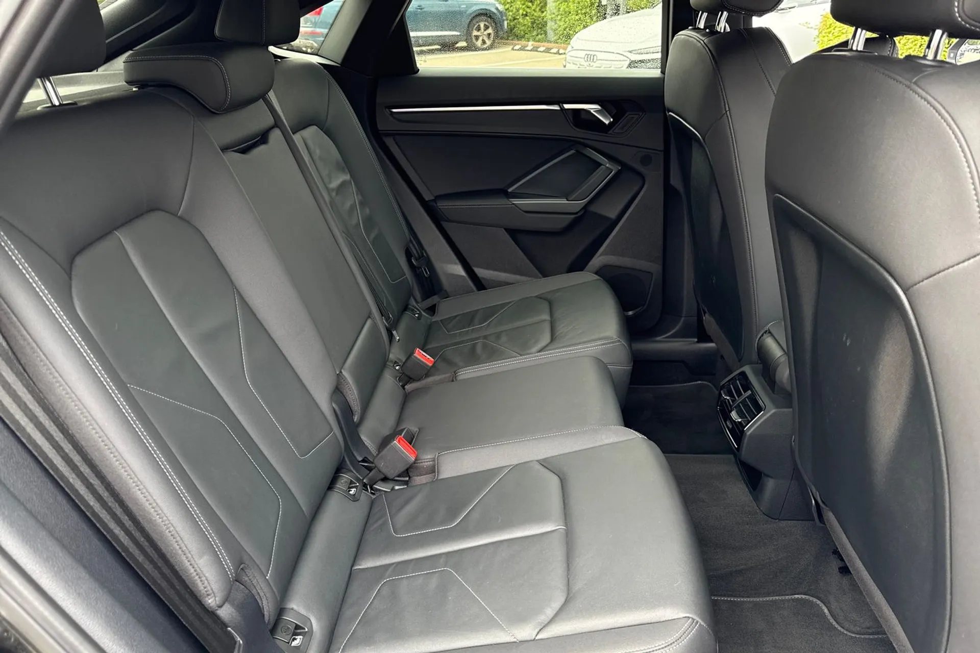 Audi Q3 thumbnail image number 40